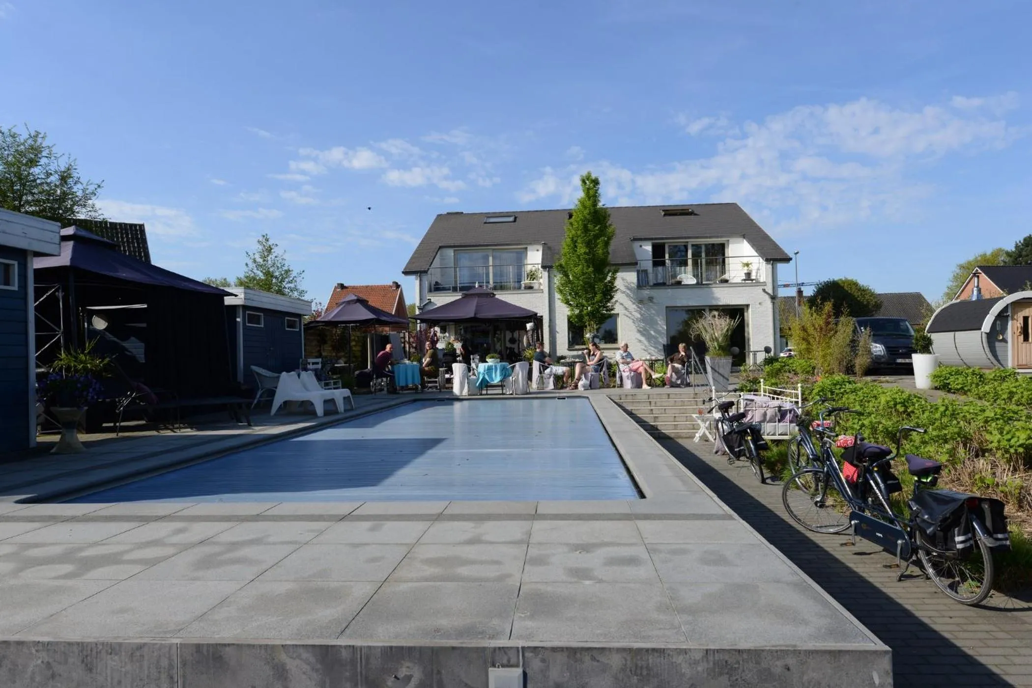 Property building in Guesthouse De Witte Merel Deluxe