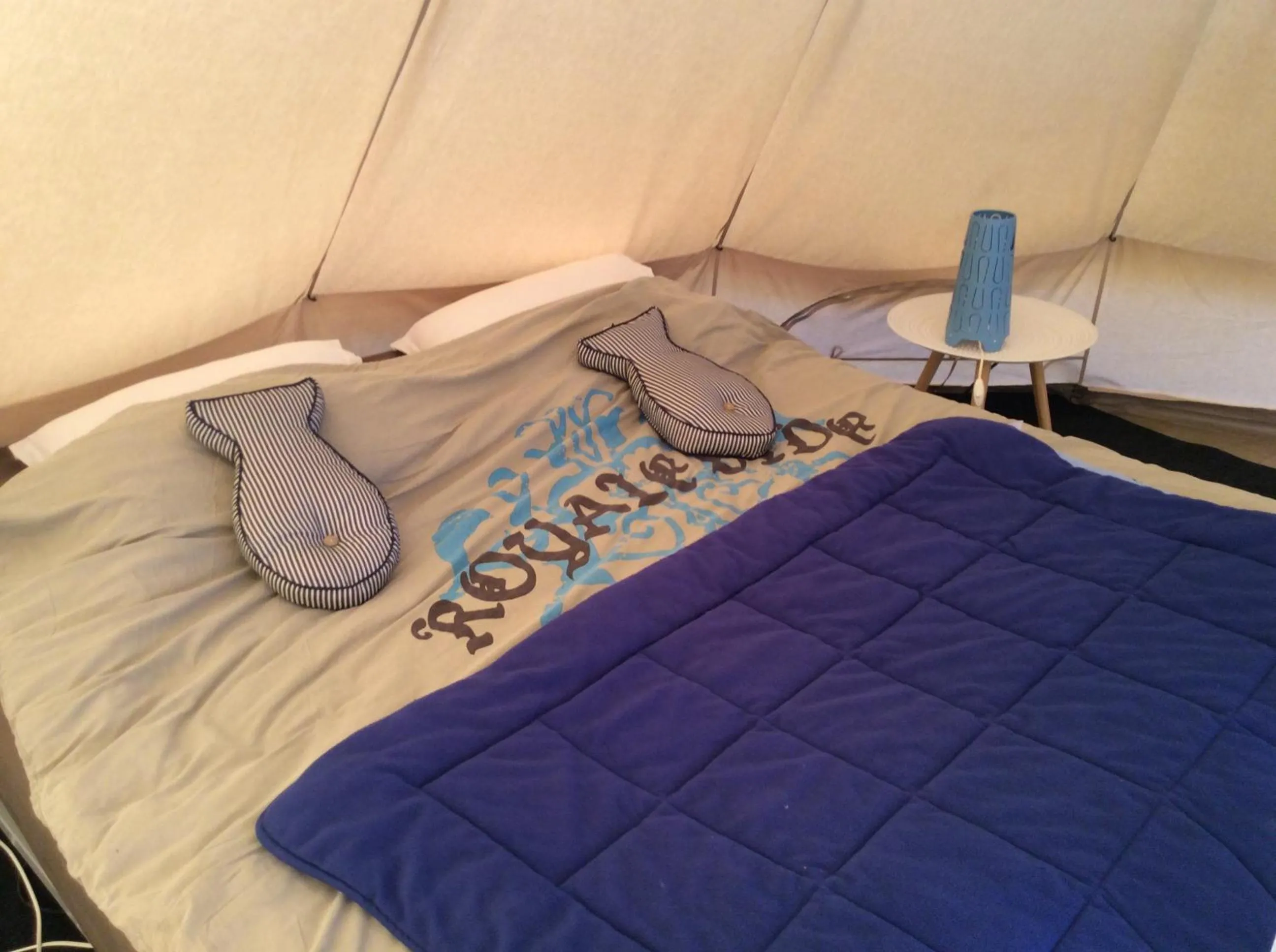 Bed in Guesthouse De Witte Merel Deluxe