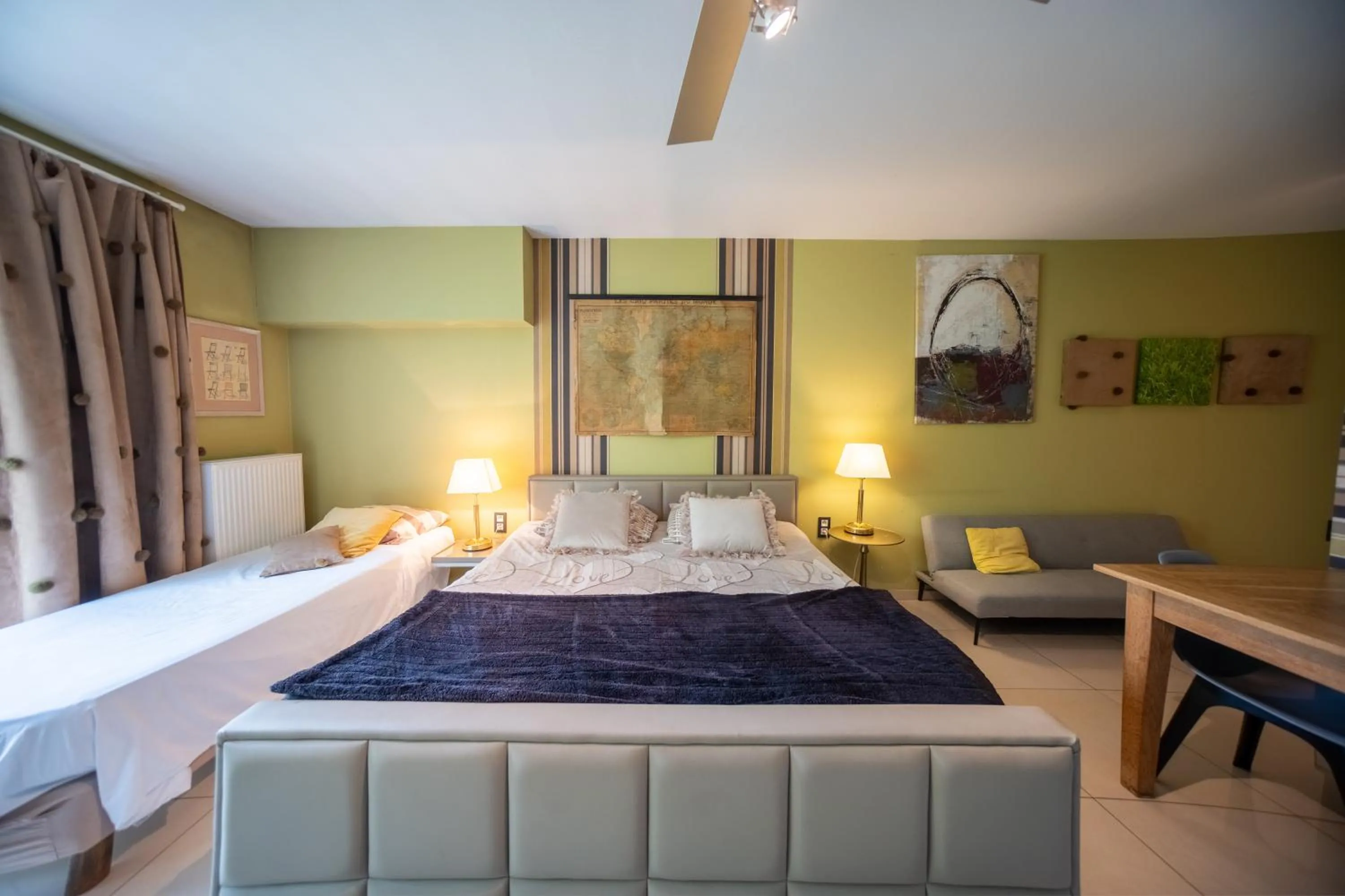 acessibility, Bed in Guesthouse De Witte Merel Deluxe