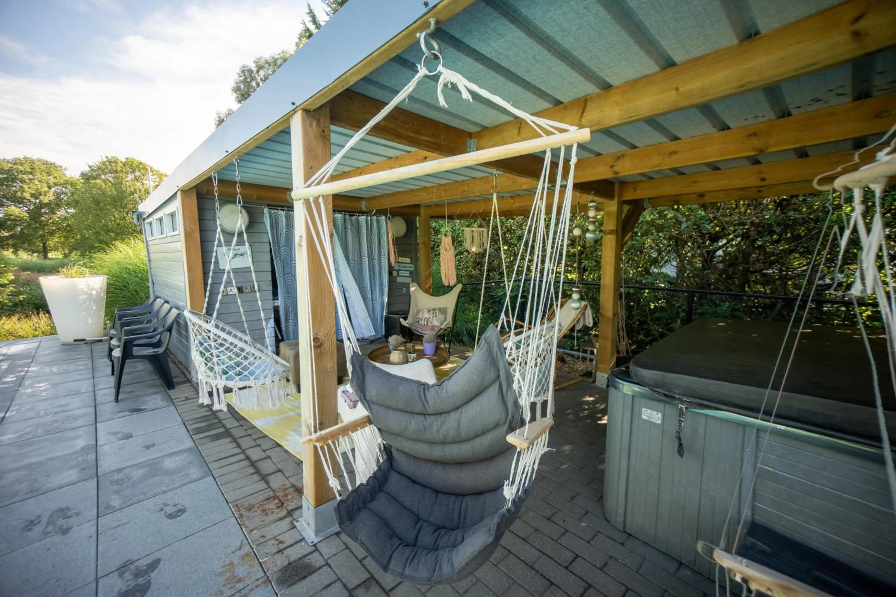 Hot Tub in Guesthouse De Witte Merel Deluxe