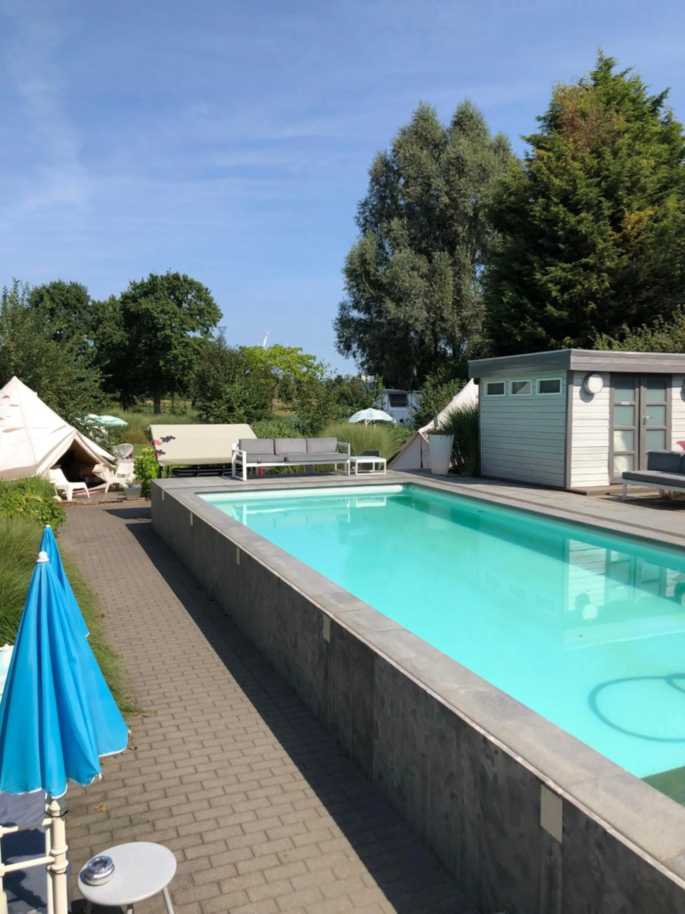 Garden in Guesthouse De Witte Merel Deluxe