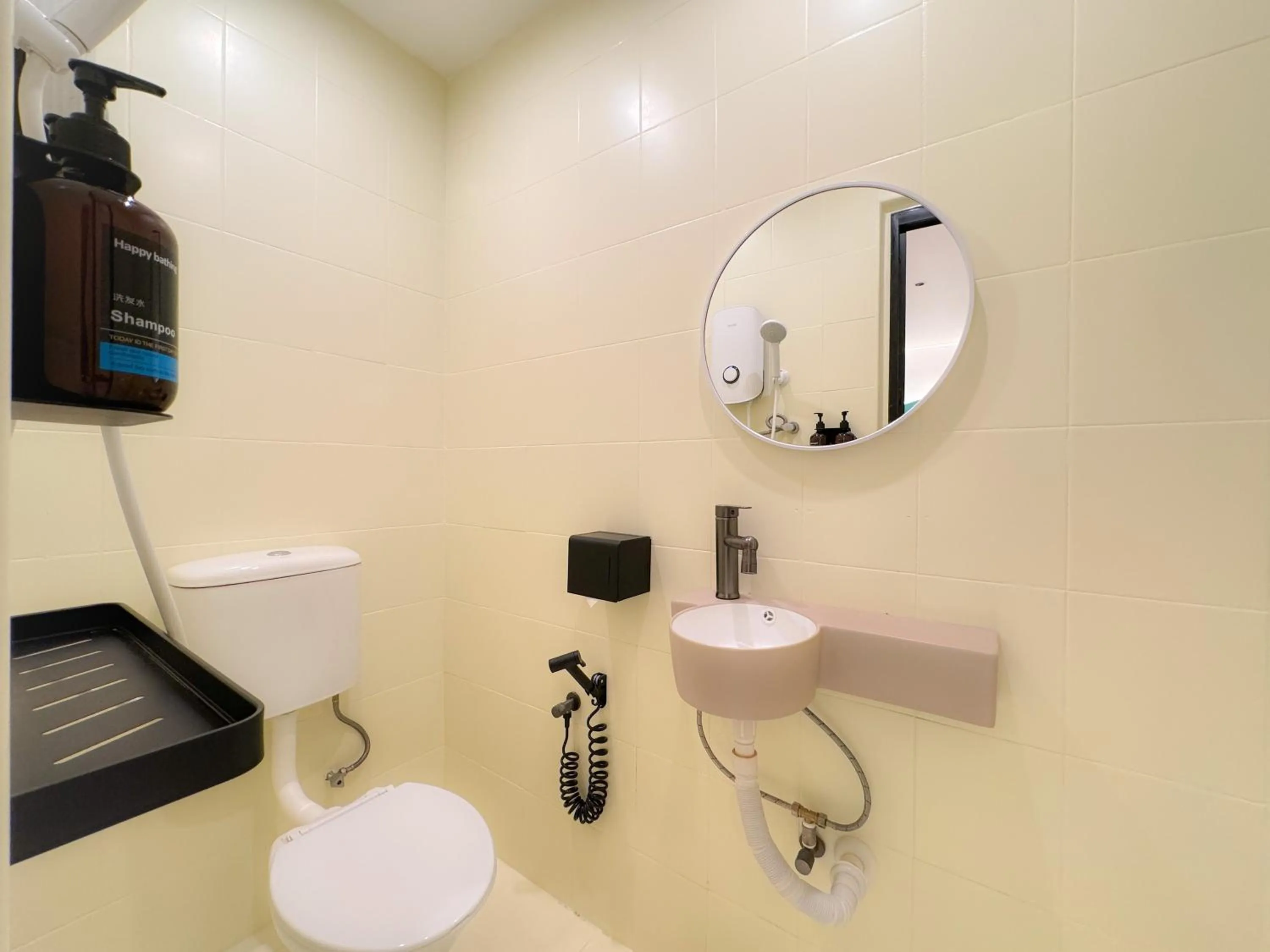 Bathroom in Apple 1 Hotel Queensbay