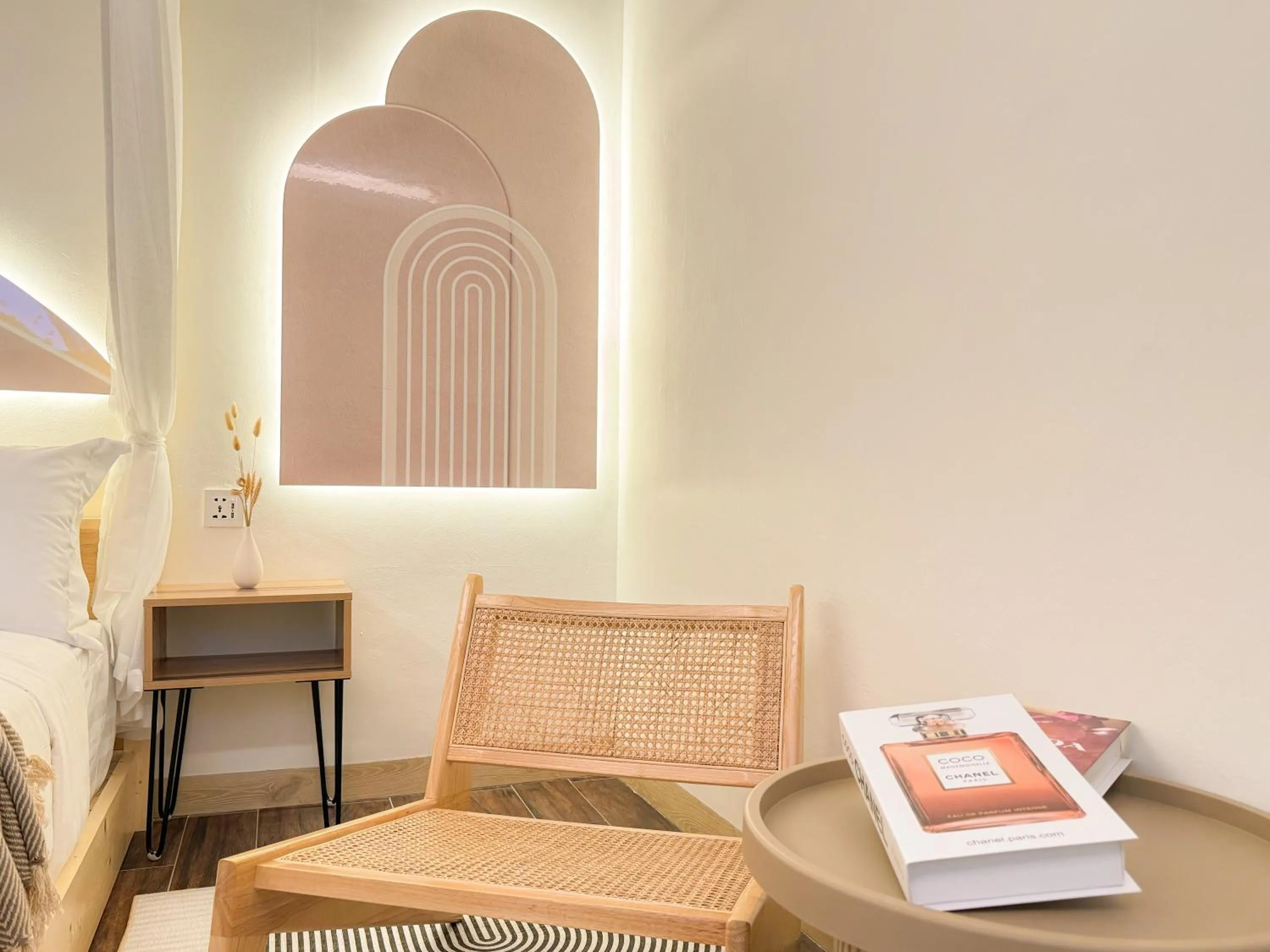 Decorative detail in Apple 1 Hotel Queensbay