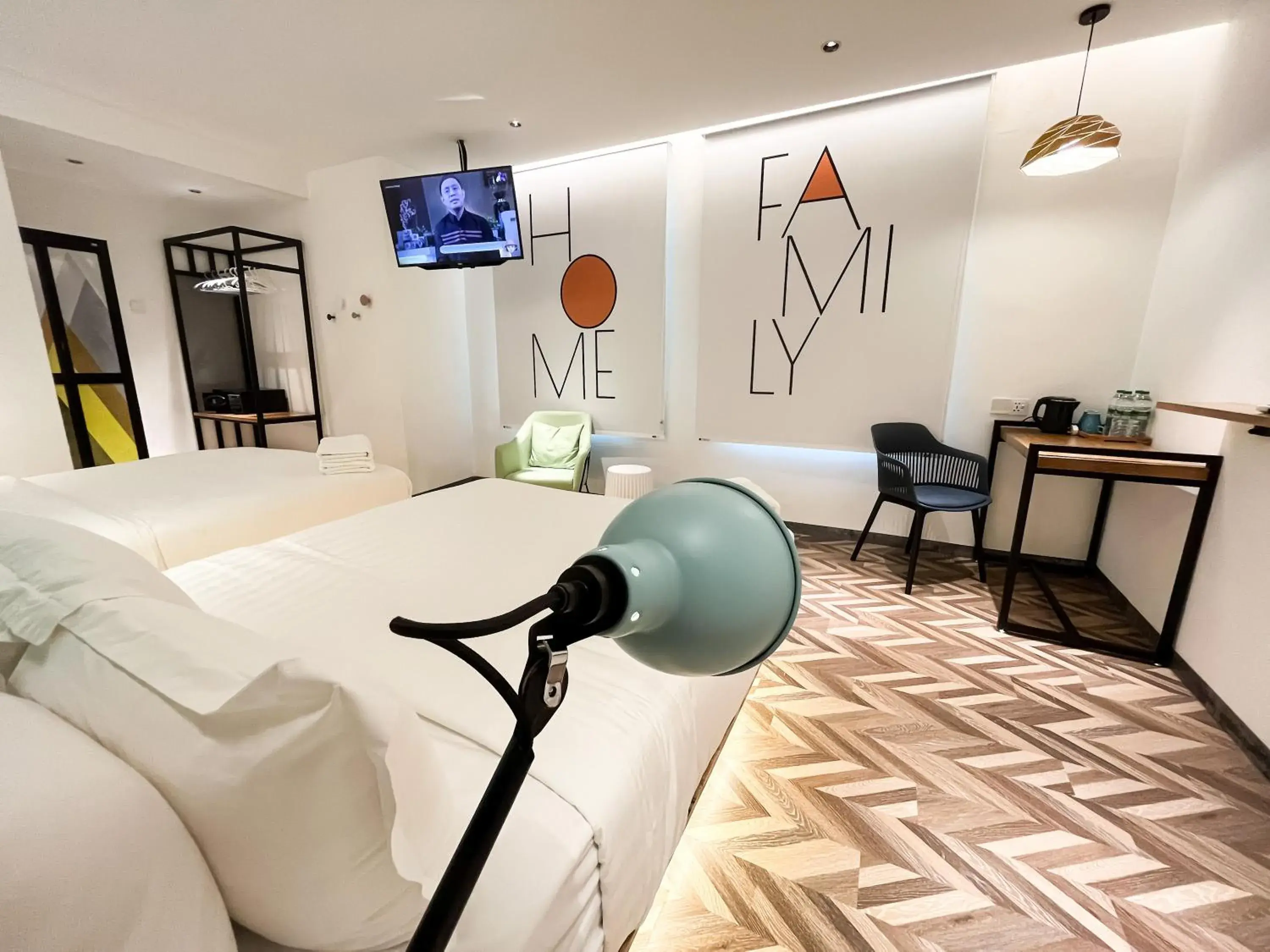 View (from property/room), Bed in Apple 1 Hotel Queensbay View (from property/room), Bed in Apple 1 Hotel Queensbay