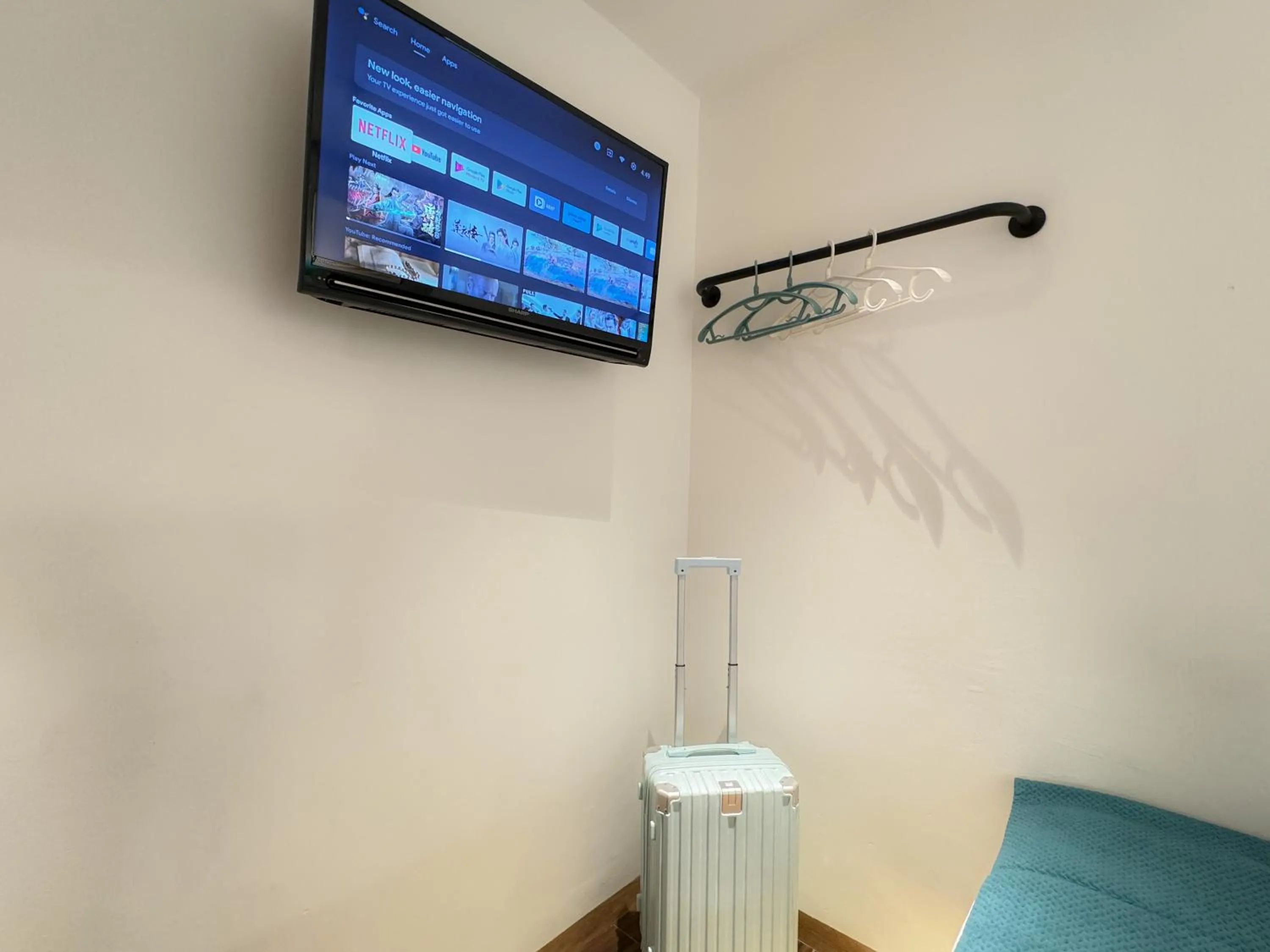 TV and multimedia in Apple 1 Hotel Queensbay