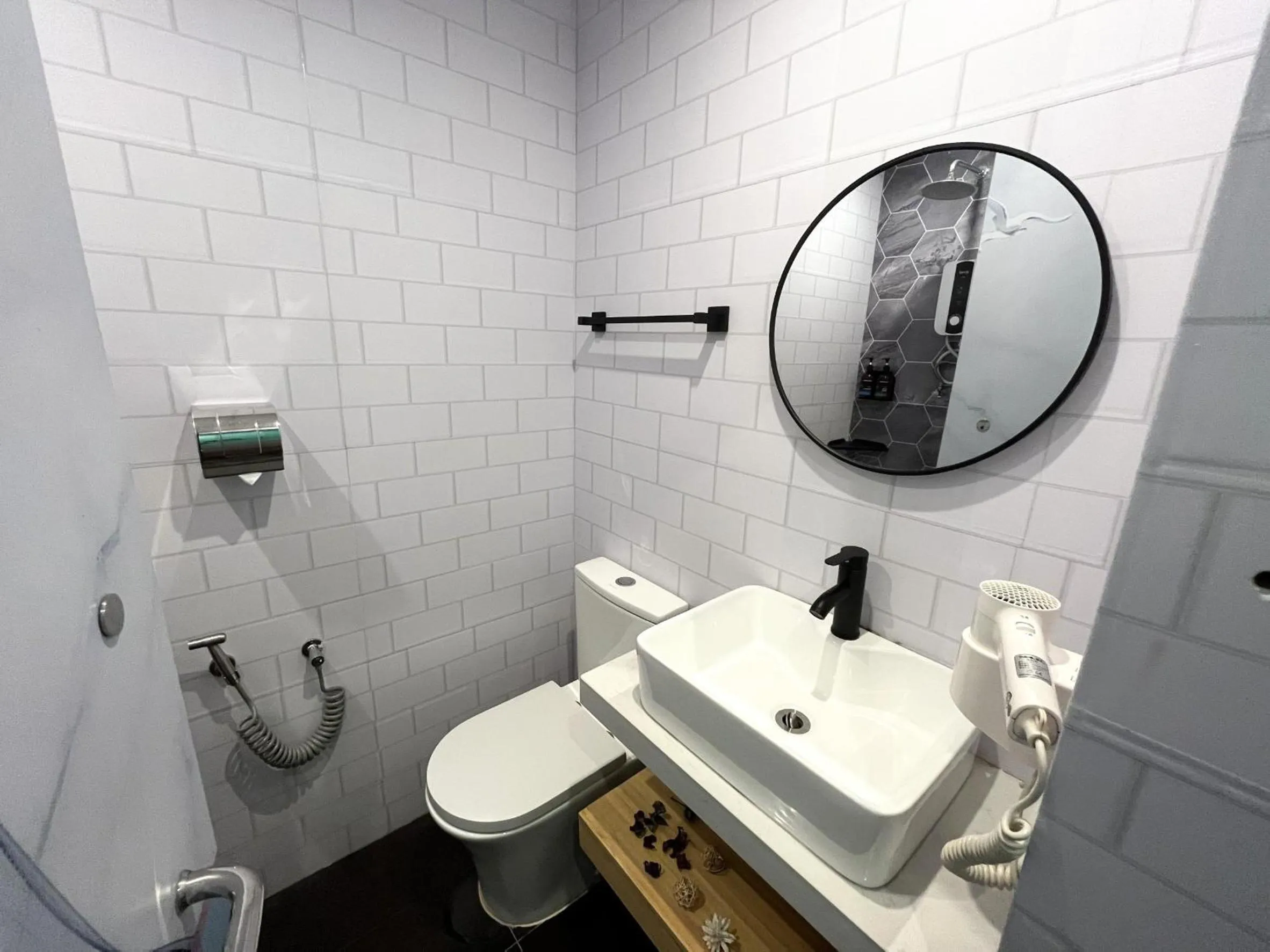 Bathroom in Apple 1 Hotel Queensbay