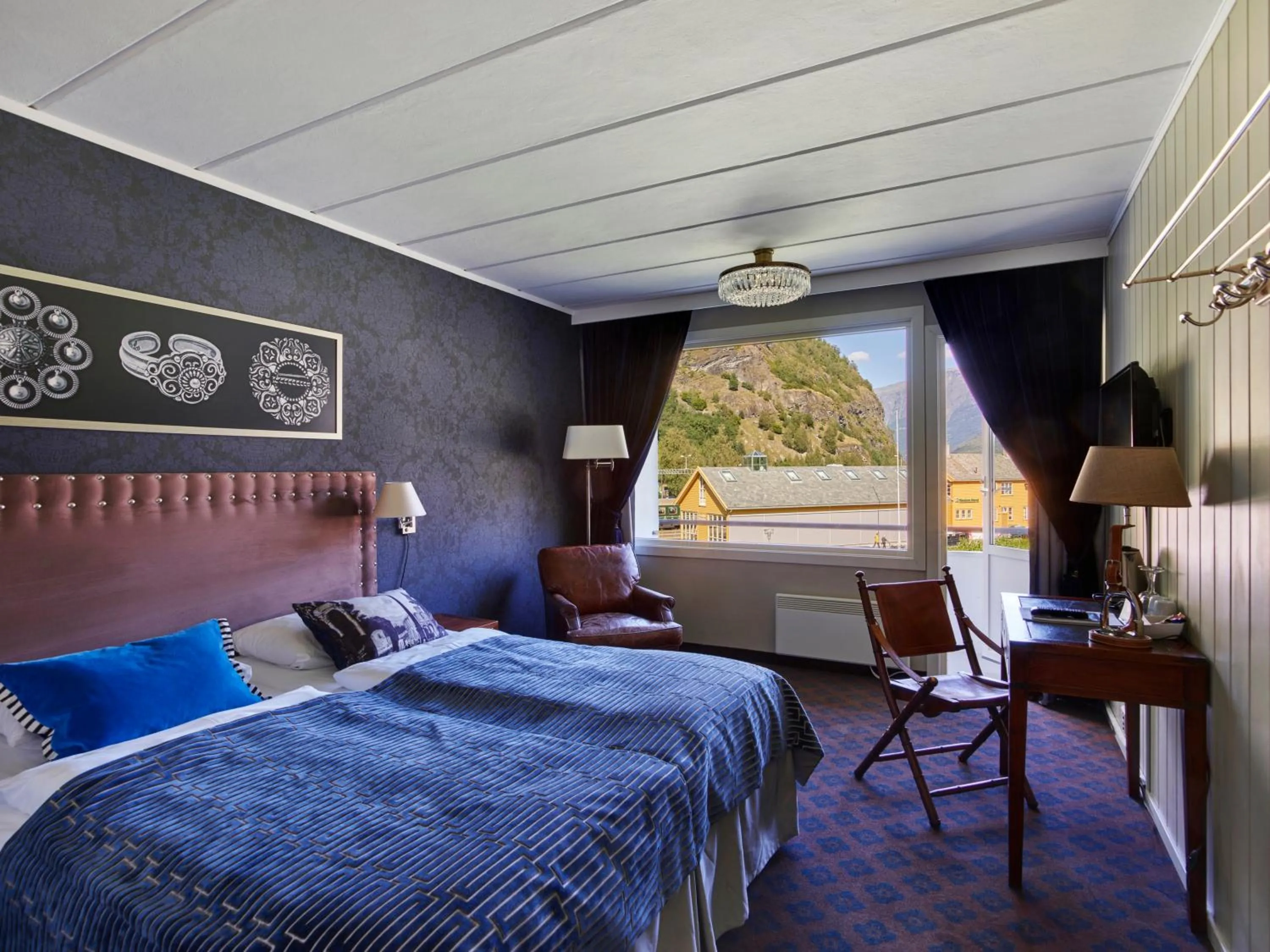 Photo of the whole room, Bed in Fretheim Hotel