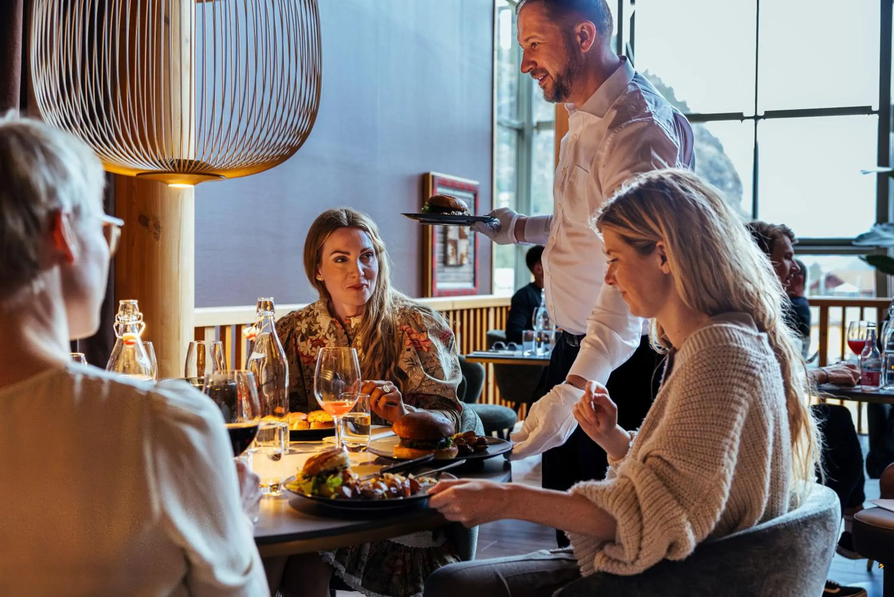 Restaurant/places to eat in Fretheim Hotel Restaurant/places to eat in Fretheim Hotel