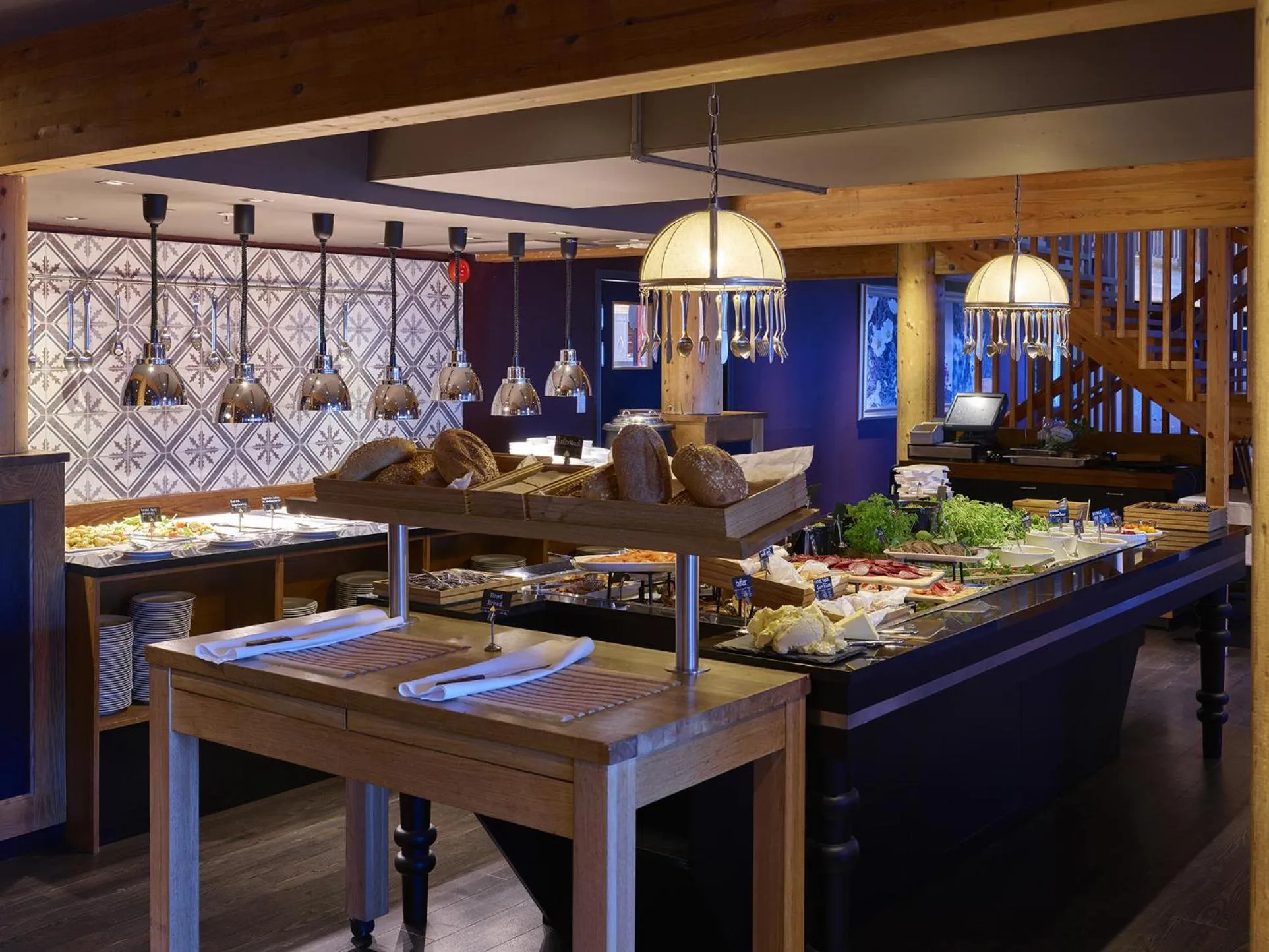 American breakfast in Fretheim Hotel