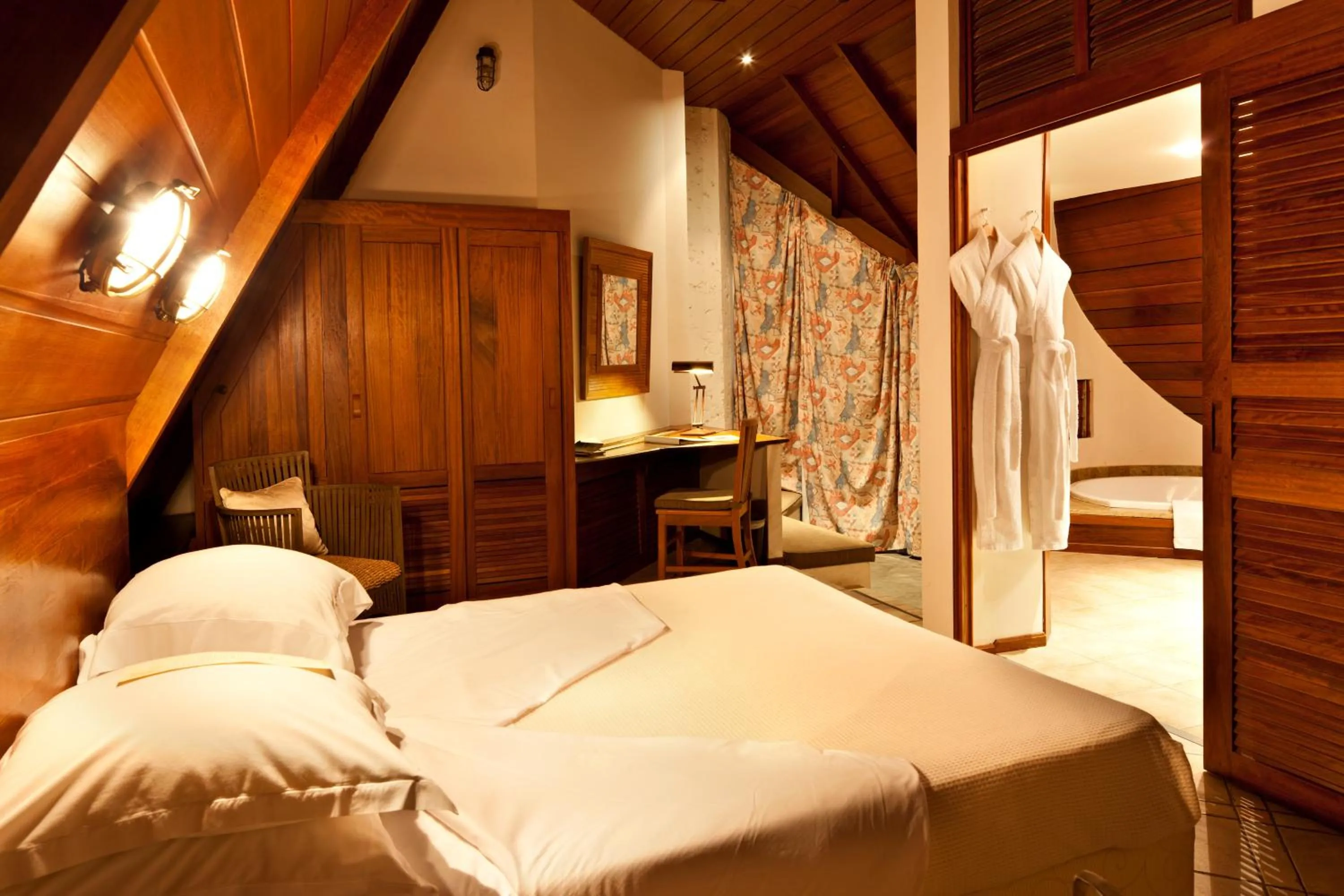 Bed in Le Saint Alexis **** Hotel & Spa