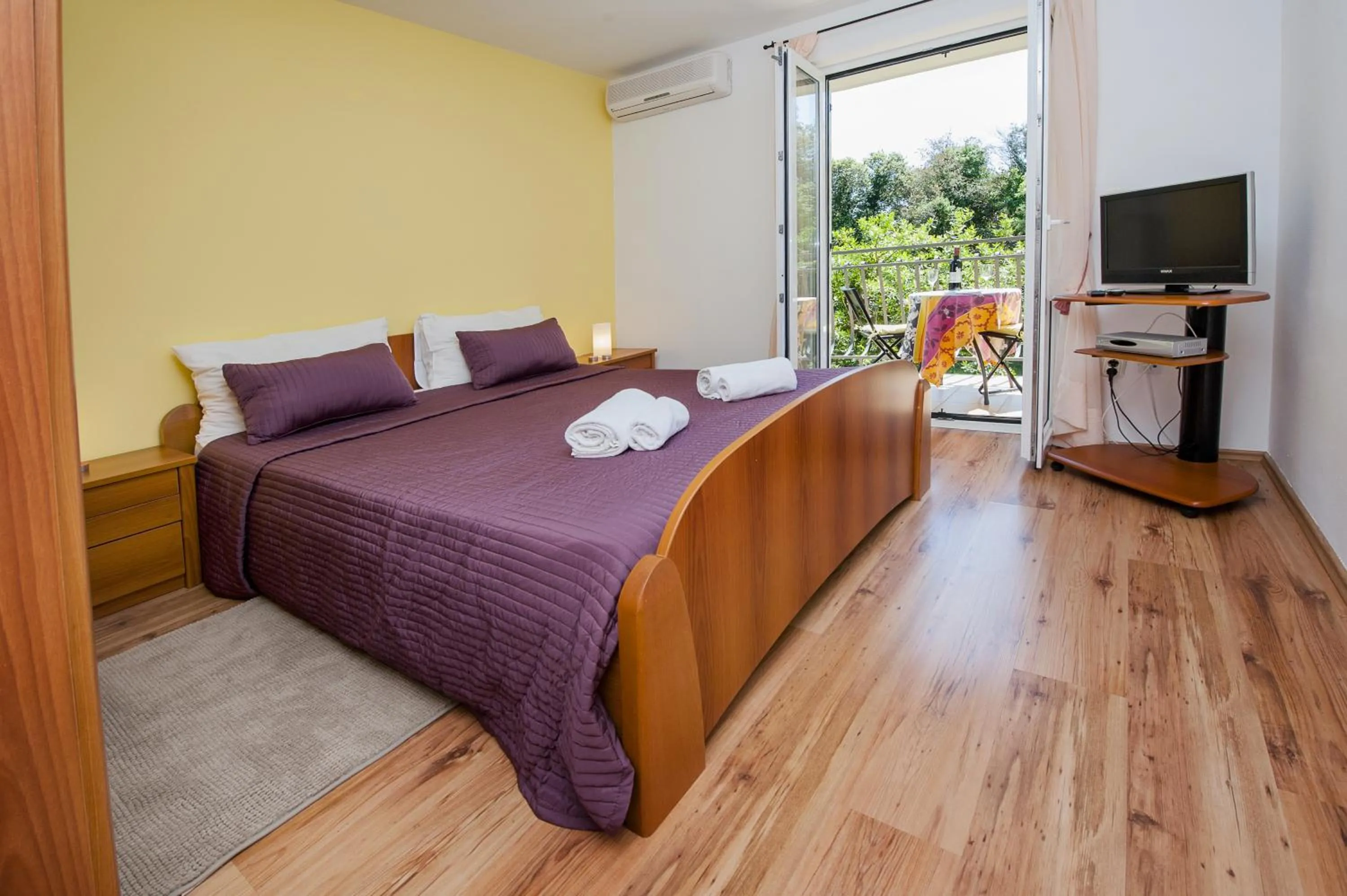 TV and multimedia, Bed in Apartments Villa Borik