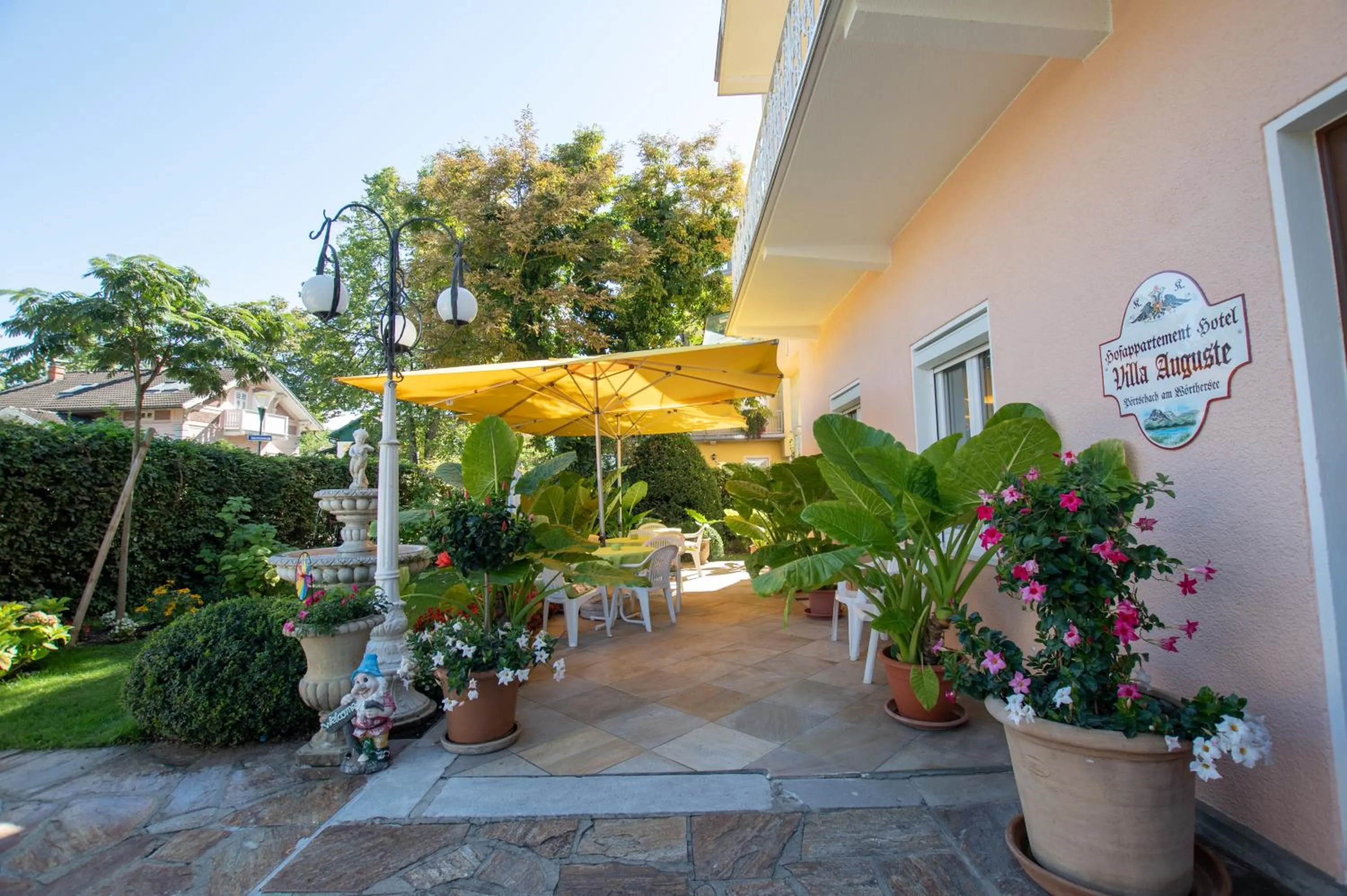 Property building in Villa Auguste