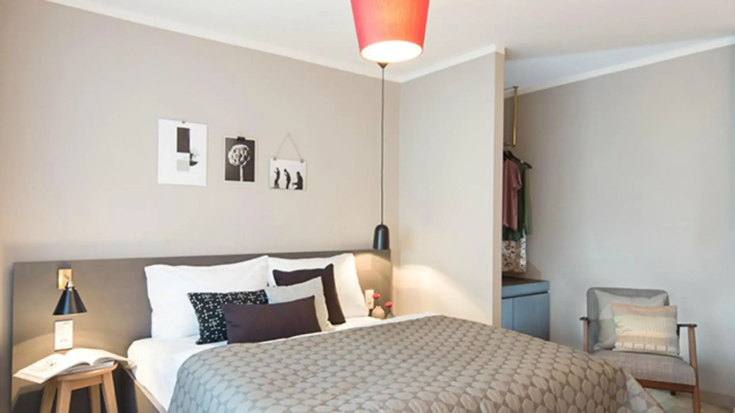 Photo of the whole room, Bed in Bold Hotel München Zentrum Photo of the whole room, Bed in Bold Hotel München Zentrum