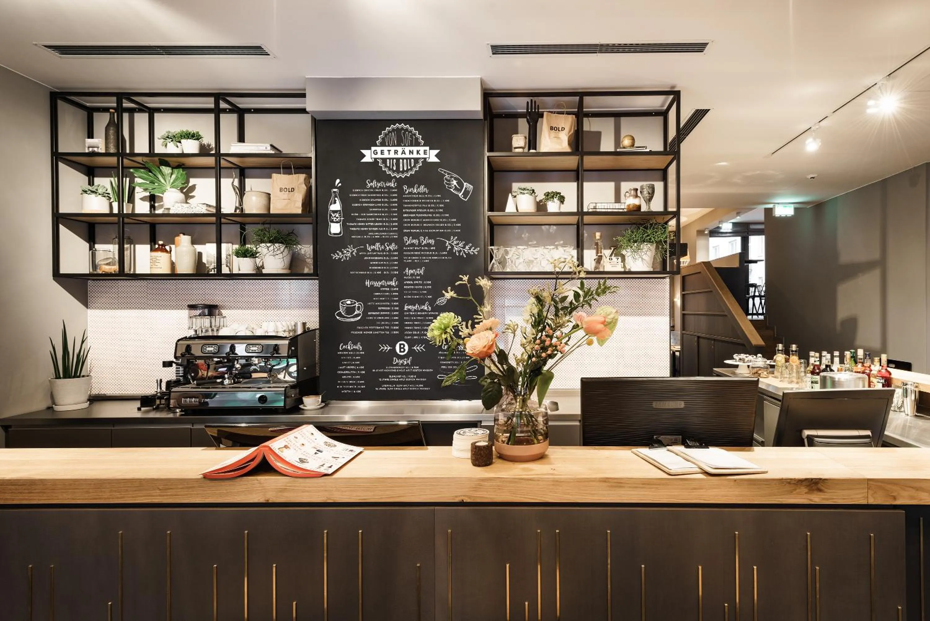 Lobby or reception in Bold Hotel München Zentrum