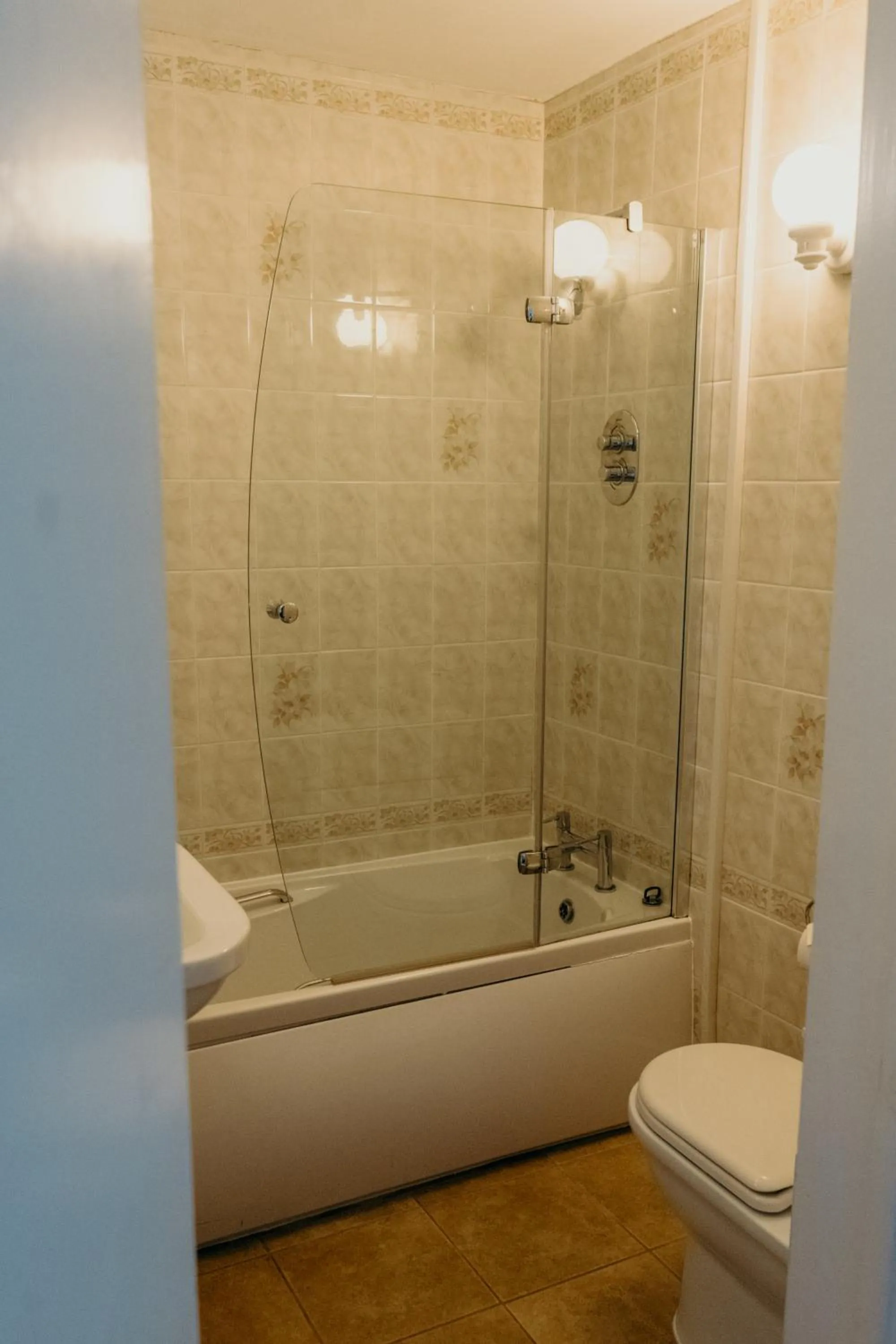Bathroom in Lydford House