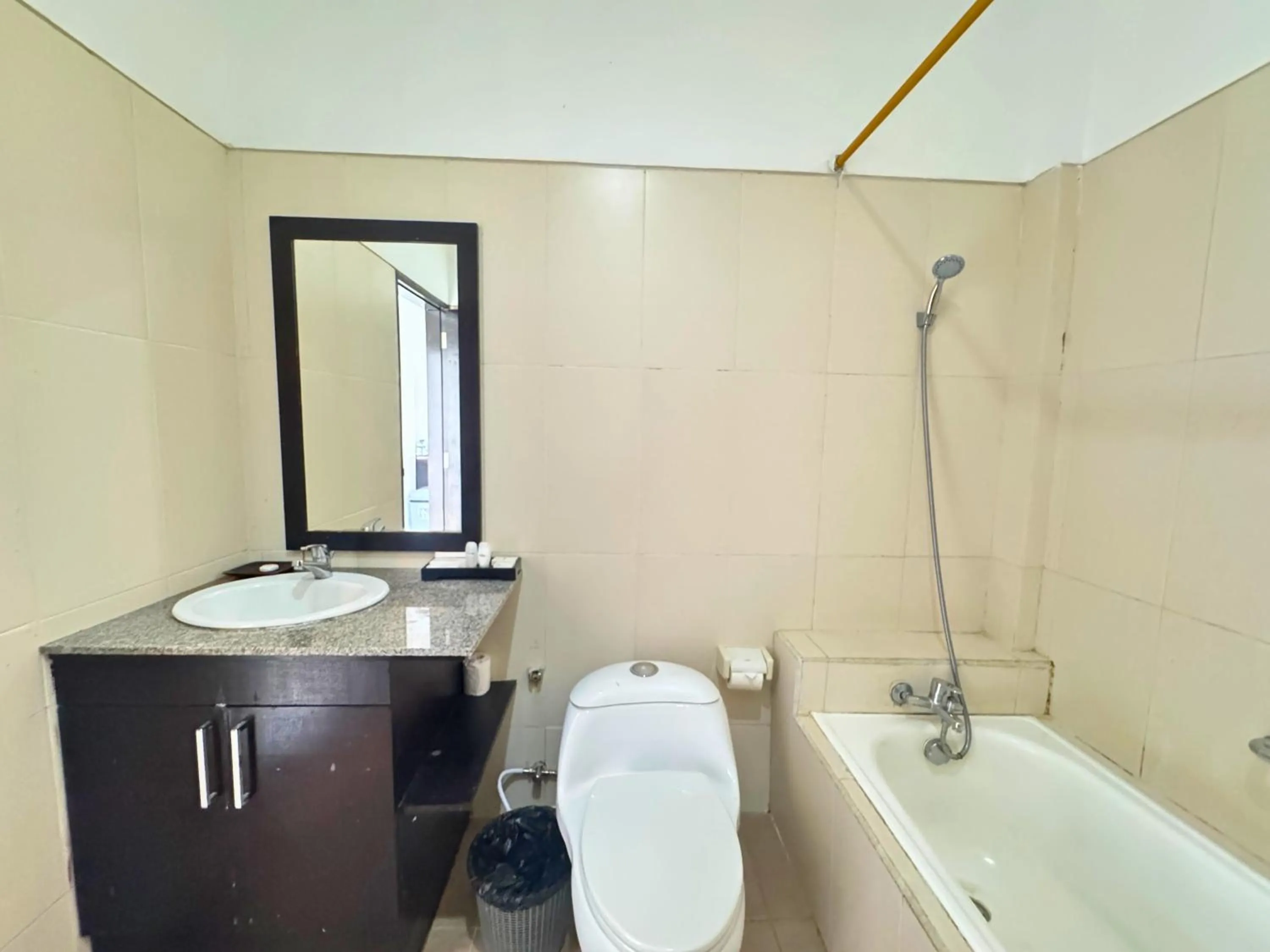 Shower in Mamo Hotel Uluwatu