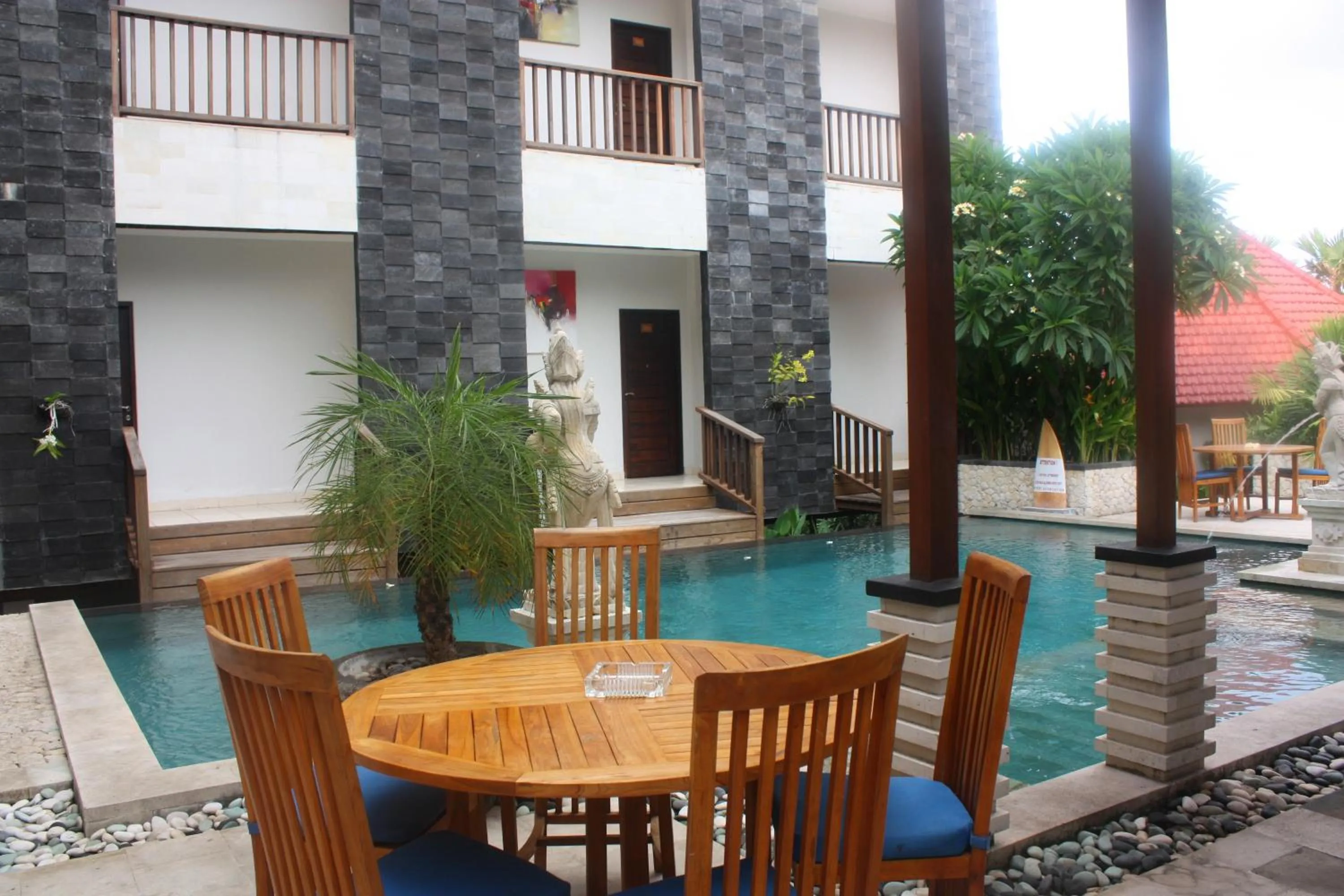 Swimming pool in Mamo Hotel Uluwatu