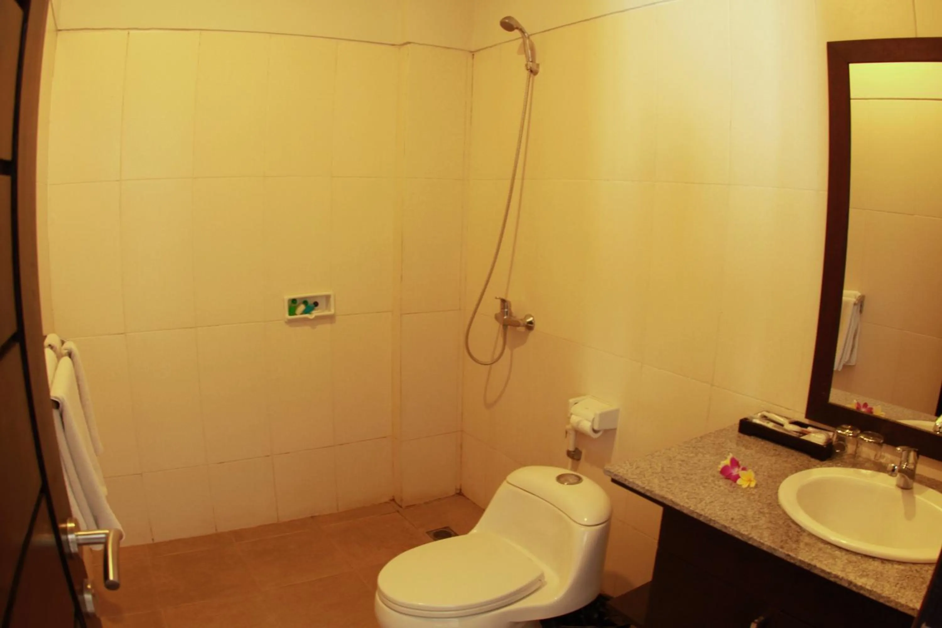 Shower in Mamo Hotel Uluwatu