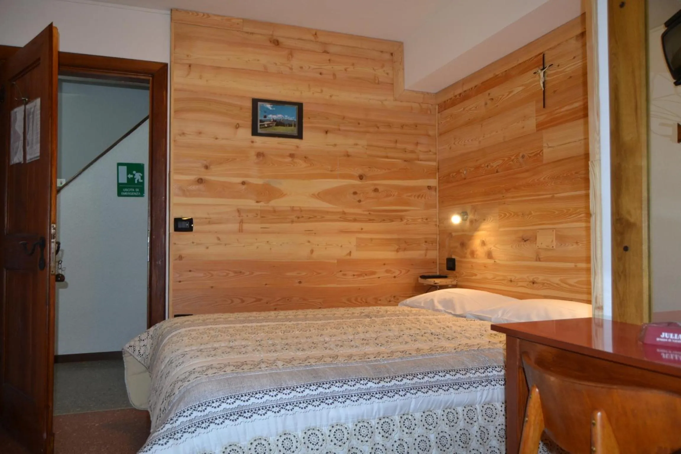 Breakfast, Bed in Albergo Cioccarelli