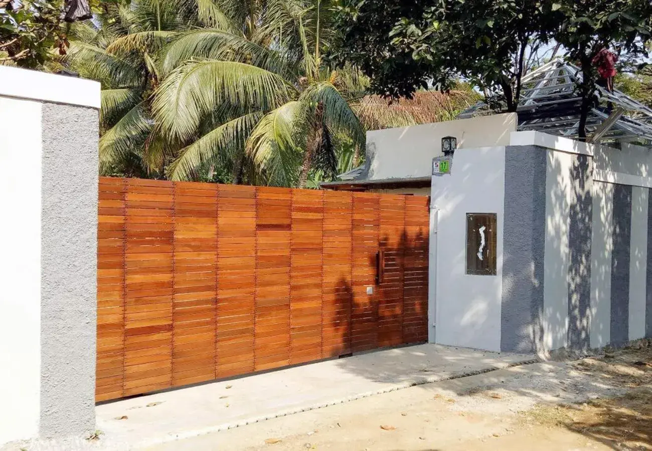 Facade/entrance in Bakom Inn Syariah Facade/entrance in Bakom Inn Syariah