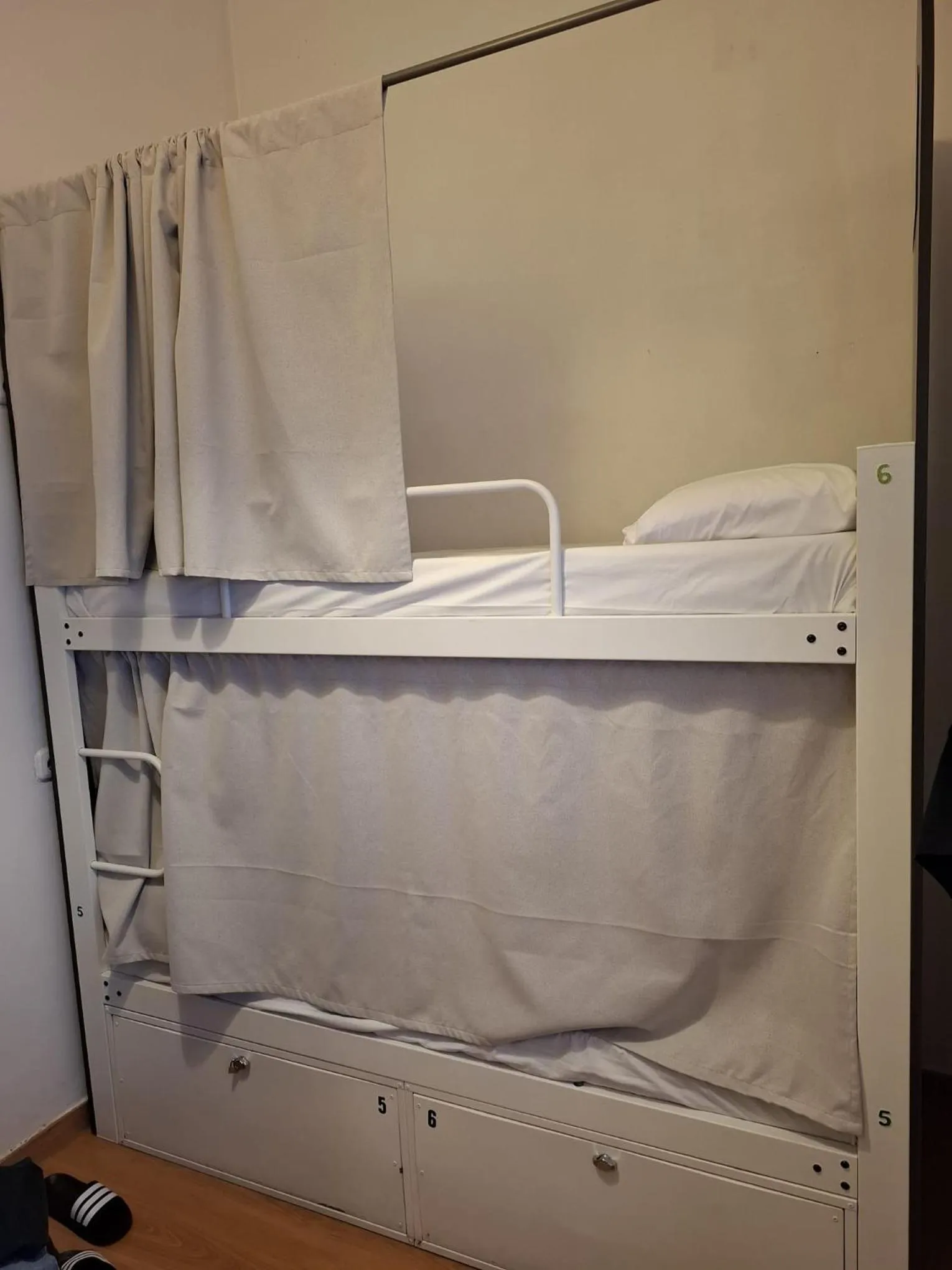 Bedroom, Bed in Mediterranean Hostel Barcelona