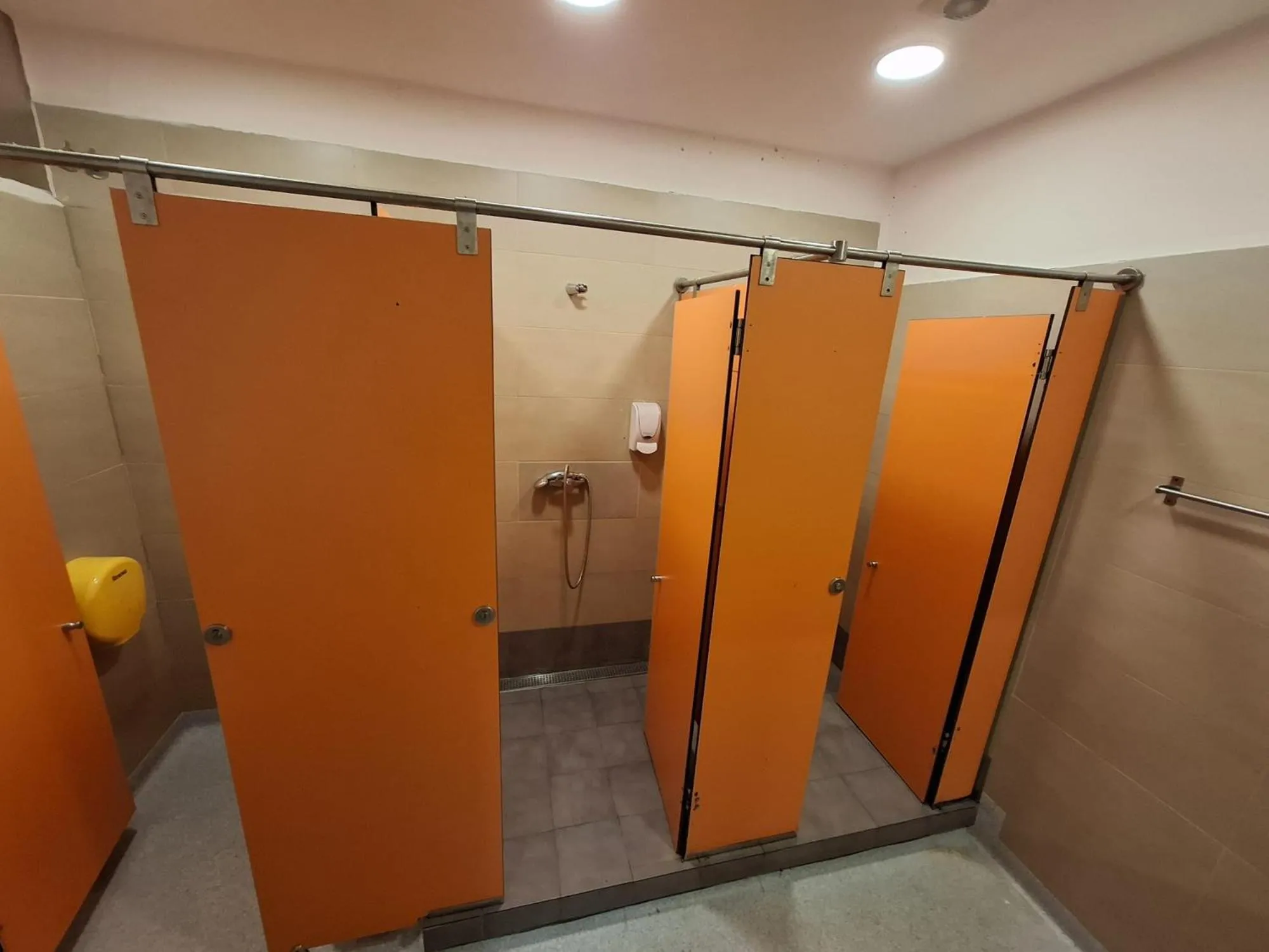 Bathroom in Mediterranean Hostel Barcelona