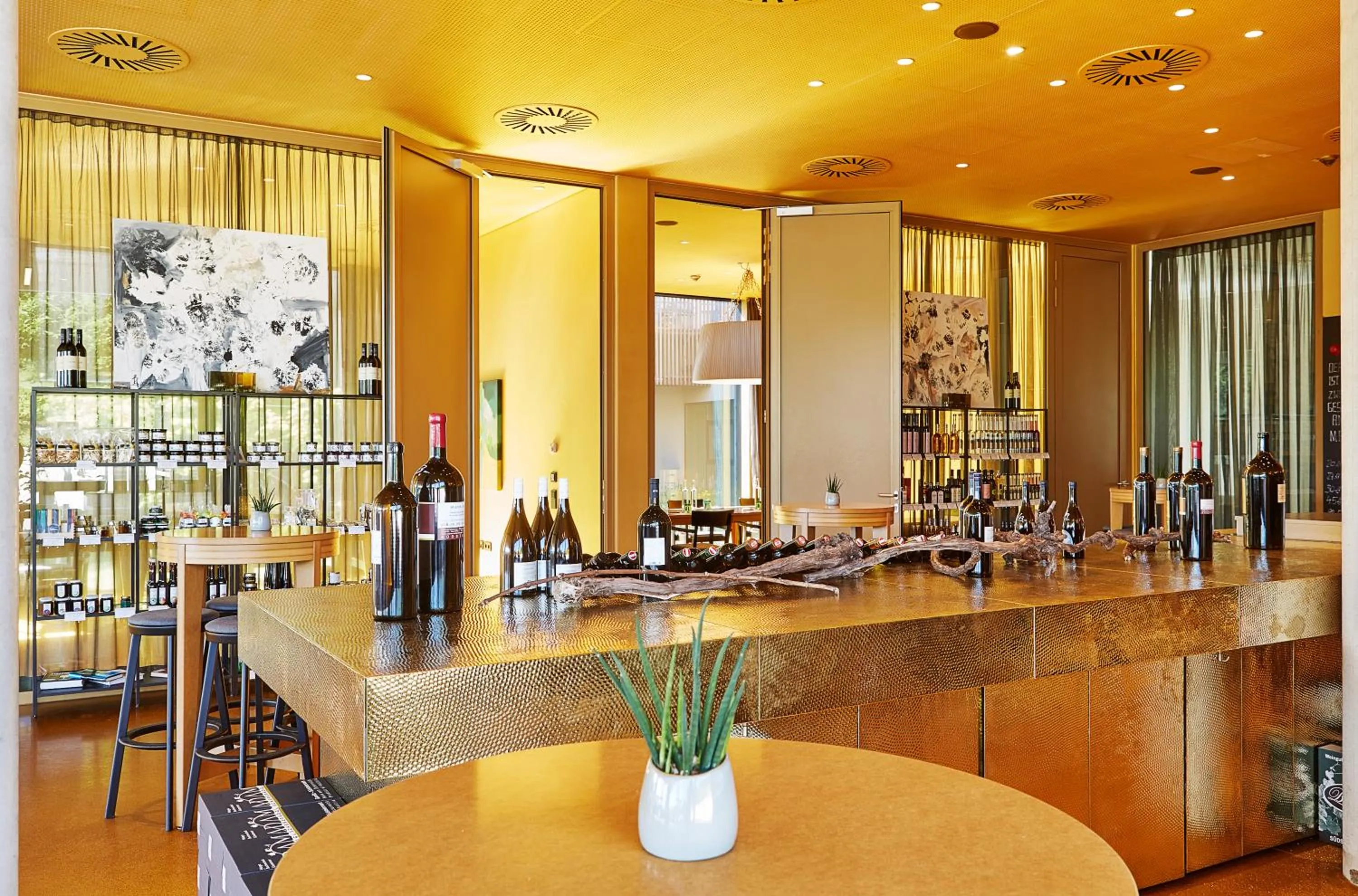 Lounge or bar in LOISIUM Wine & Spa Hotel Südsteiermark