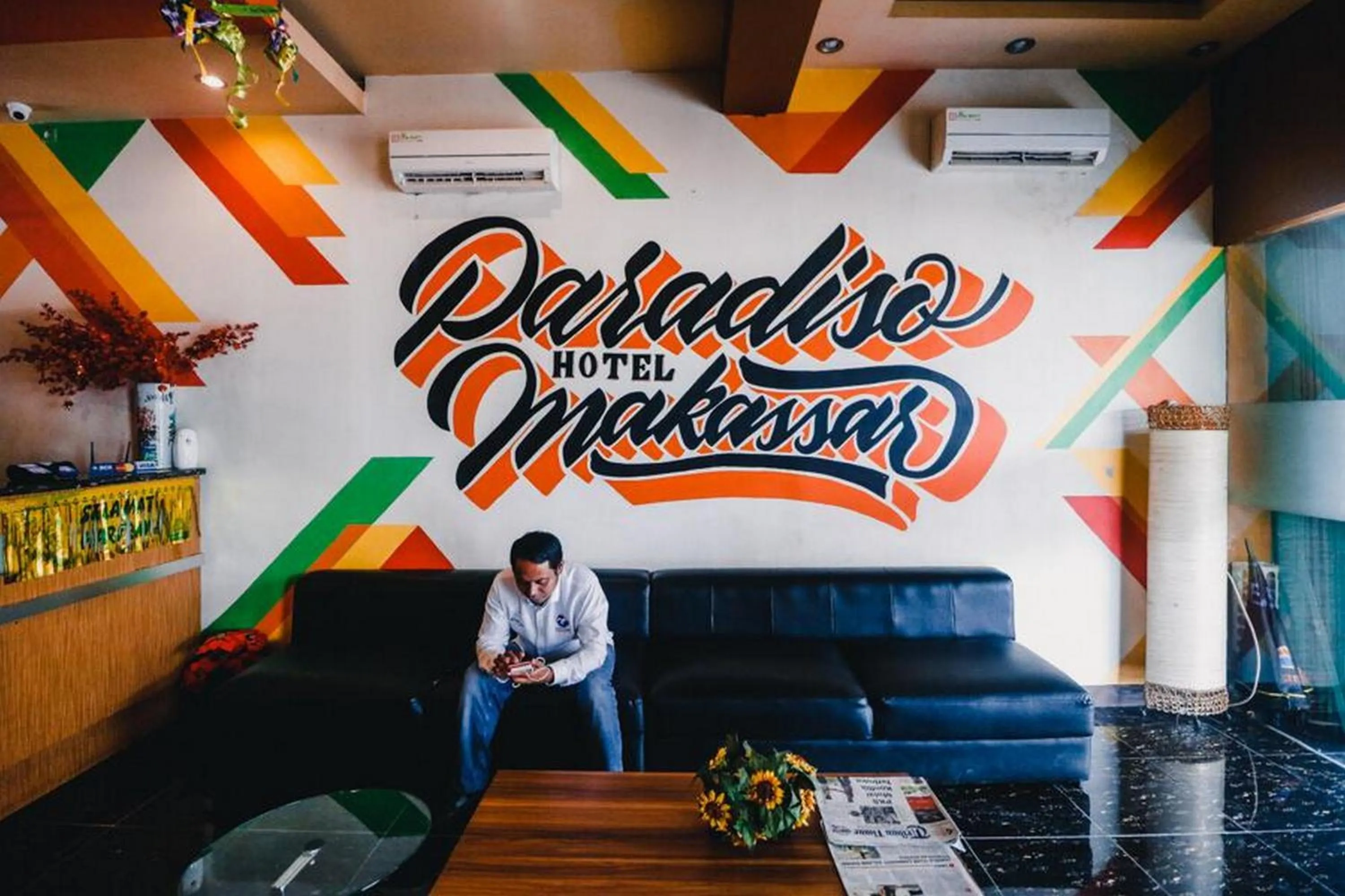 Seating area in Reddoorz Plus near Makassar Town Square