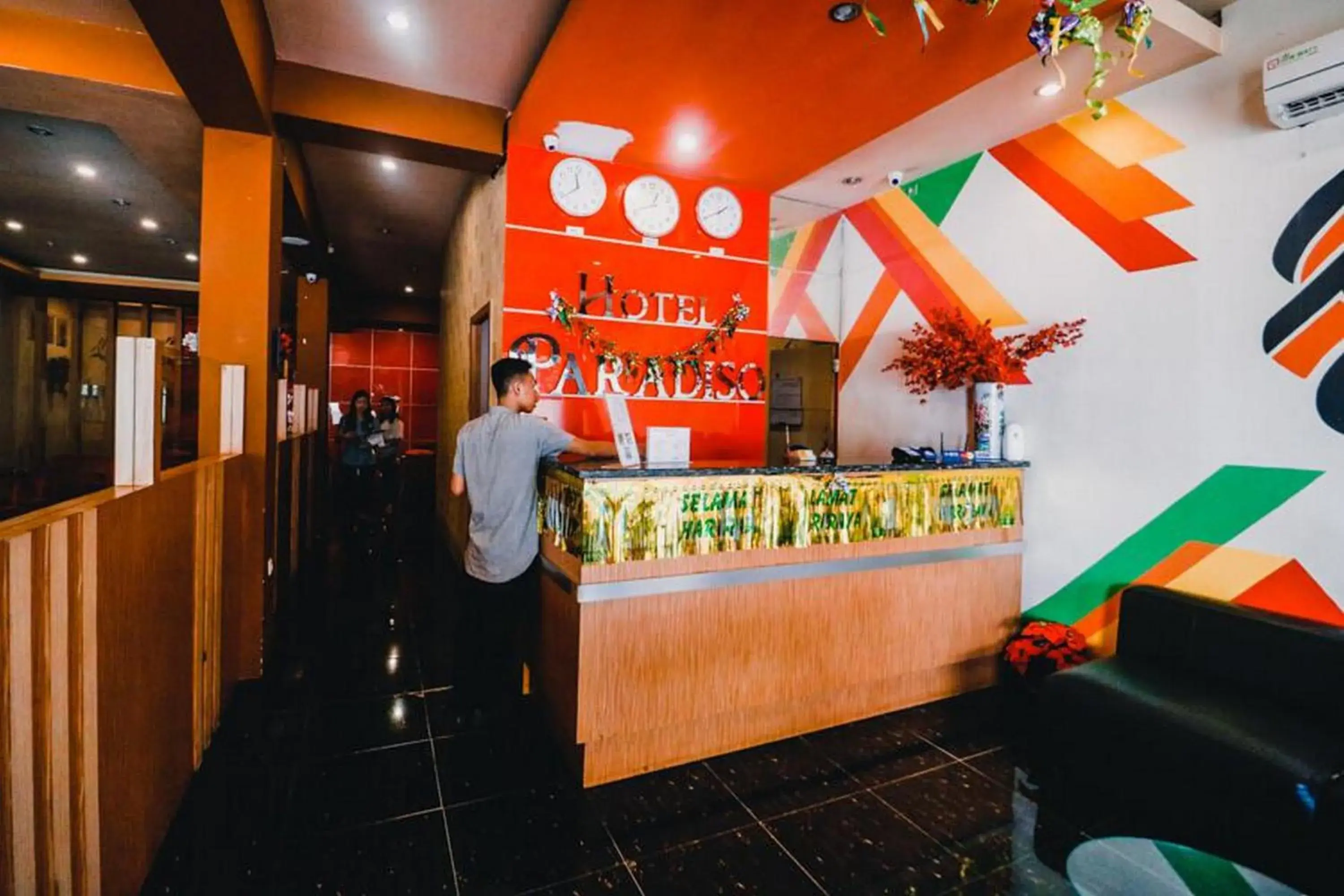 Lobby or reception in Reddoorz Plus near Makassar Town Square Lobby or reception in Reddoorz Plus near Makassar Town Square