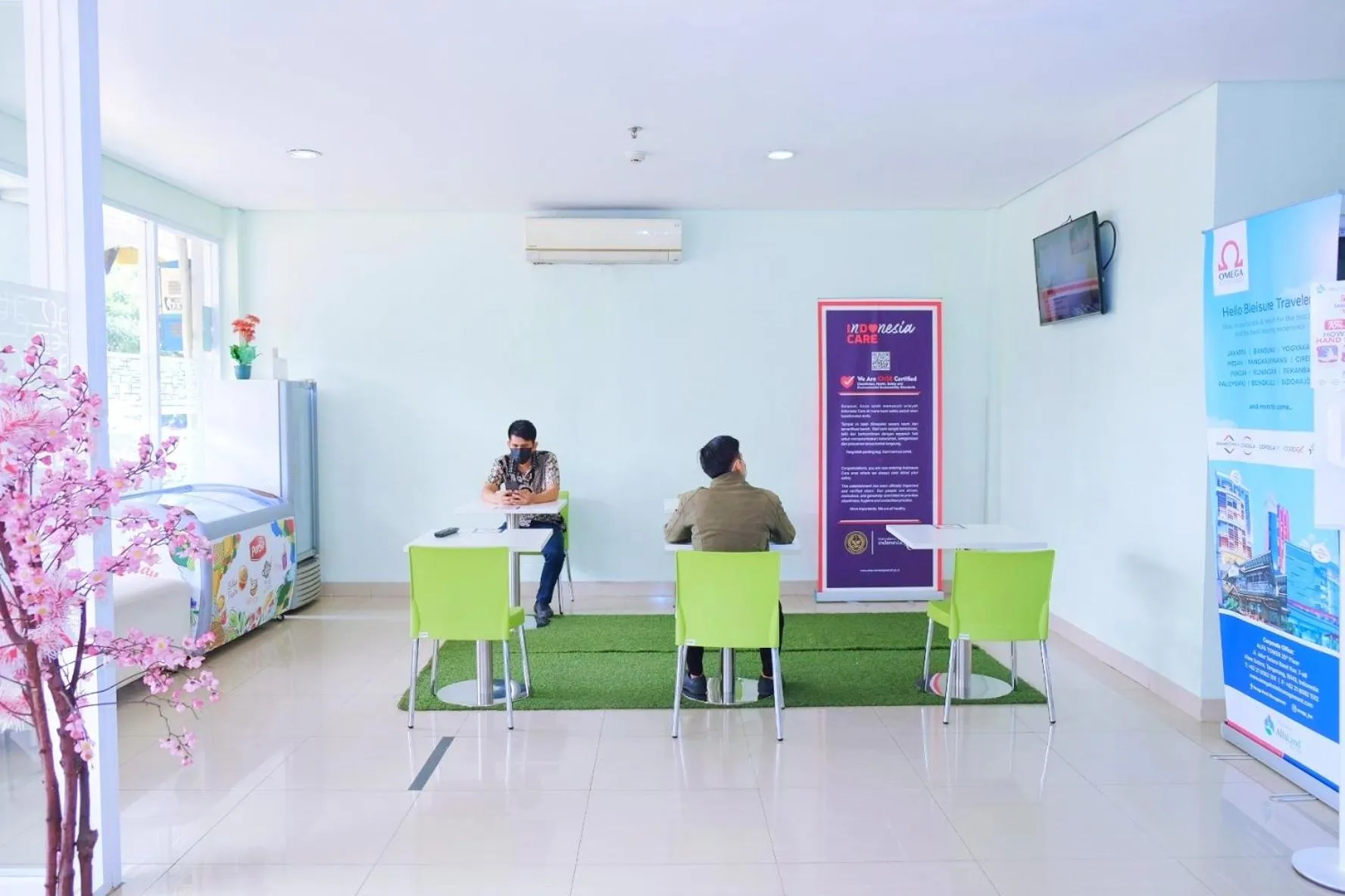 People in Cordex Hotel Ancol