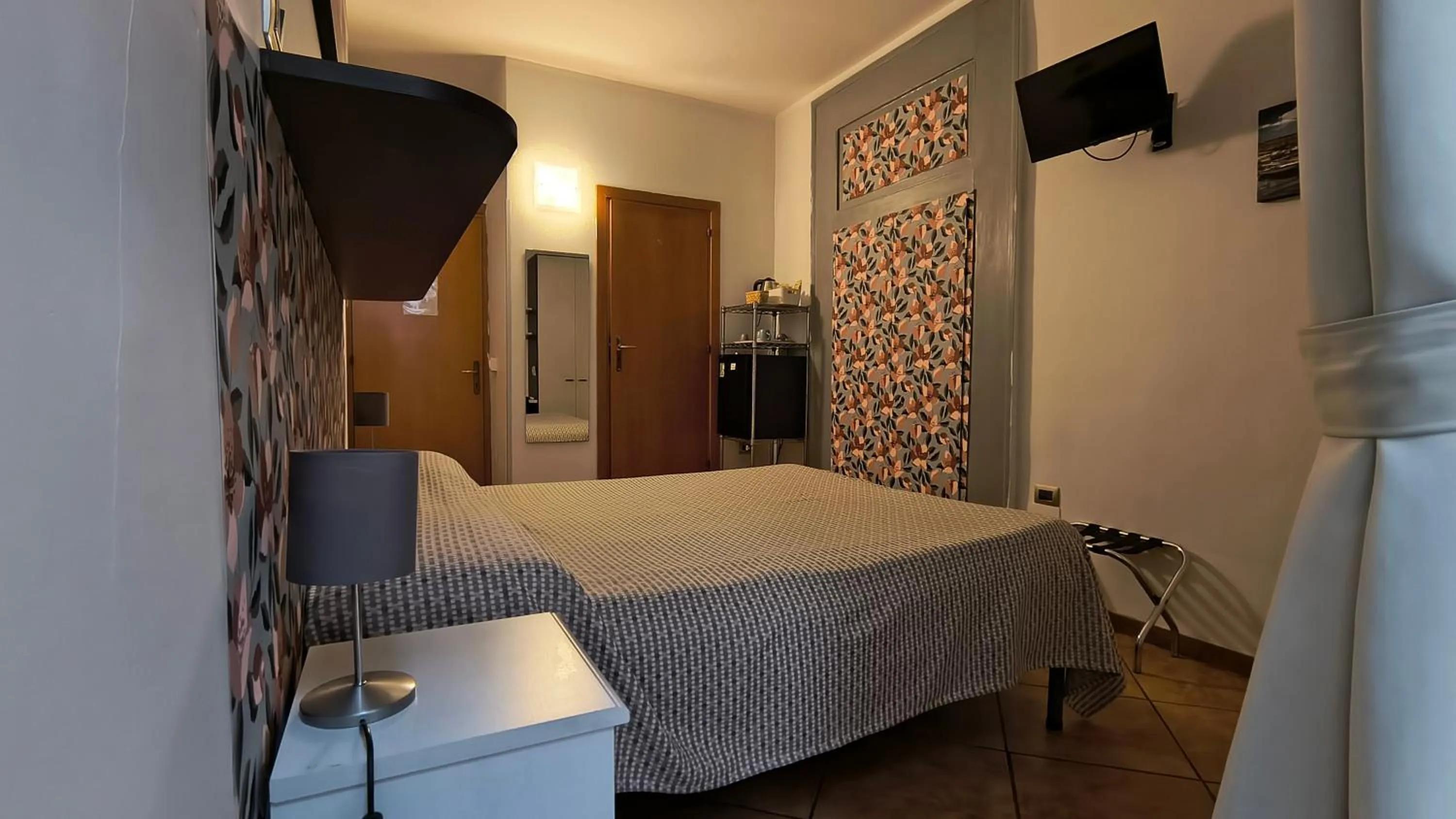TV and multimedia, Bed in B&B Napoli Plebiscito