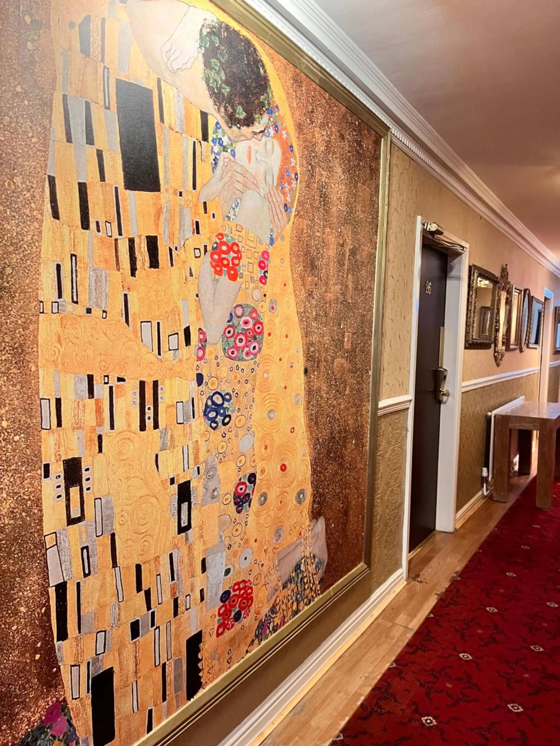 Decorative detail in Beech Mount Hotel - Free Parking