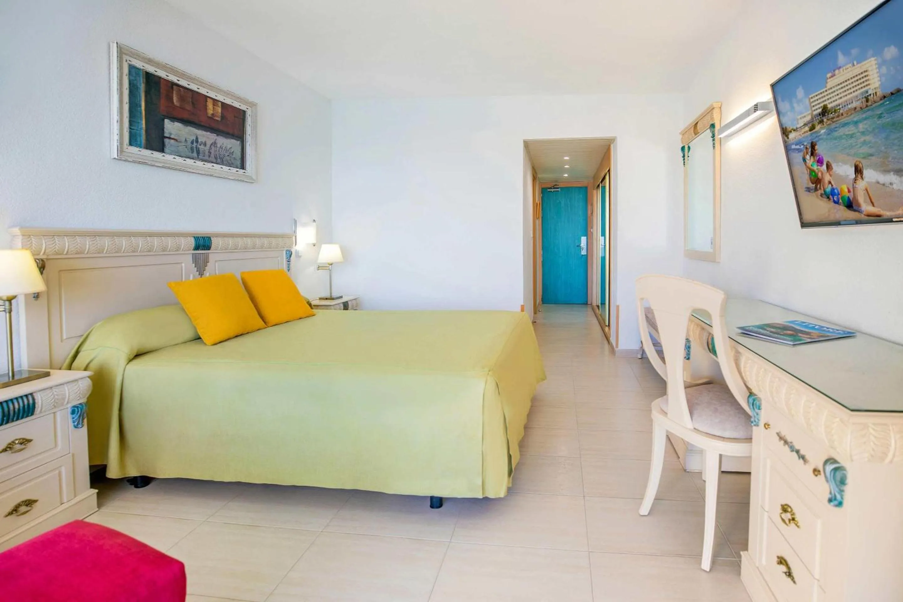 Photo of the whole room, Bed in Hotel Servigroup Galua