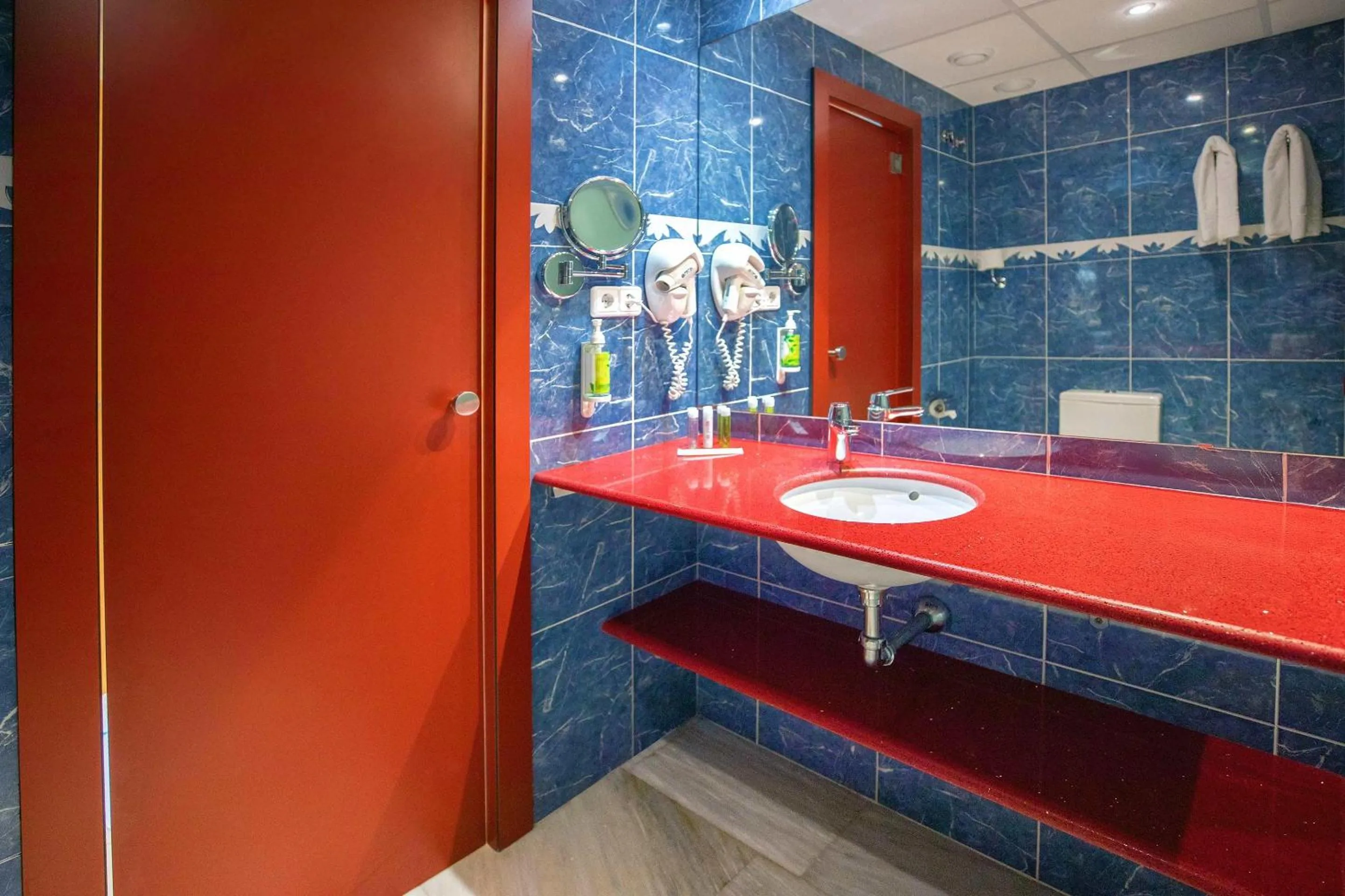 Bathroom in Hotel Servigroup Galua