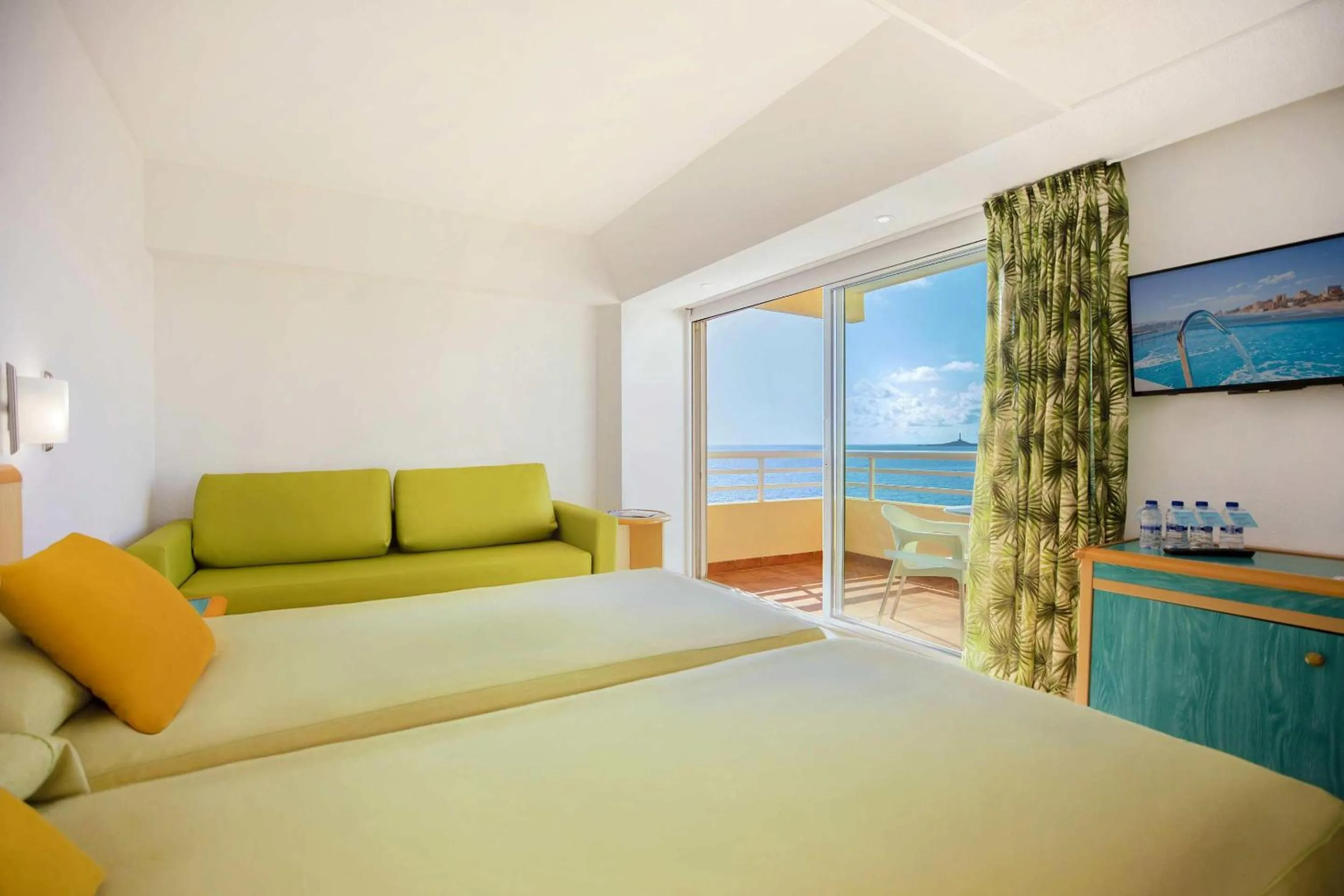 Photo of the whole room, Bed in Hotel Servigroup Galua