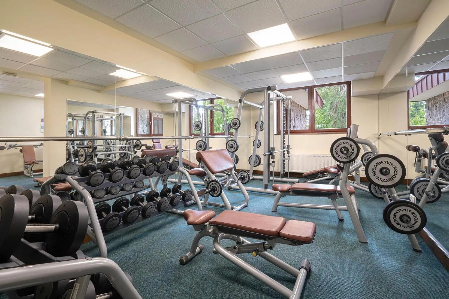 Fitness centre/facilities in APLEND Wellness Hotel Borovica