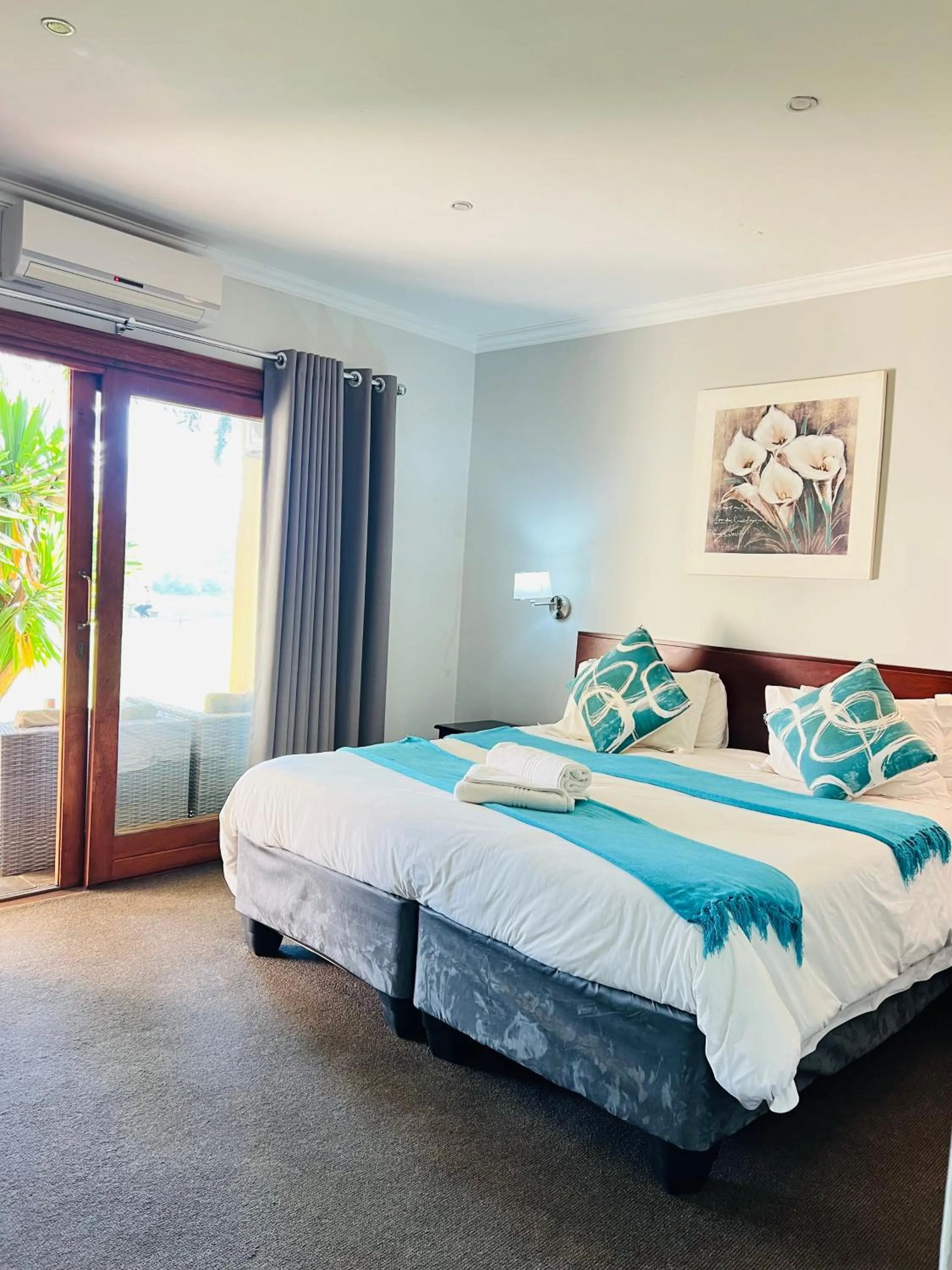 Bed in Rio Vista Lodge