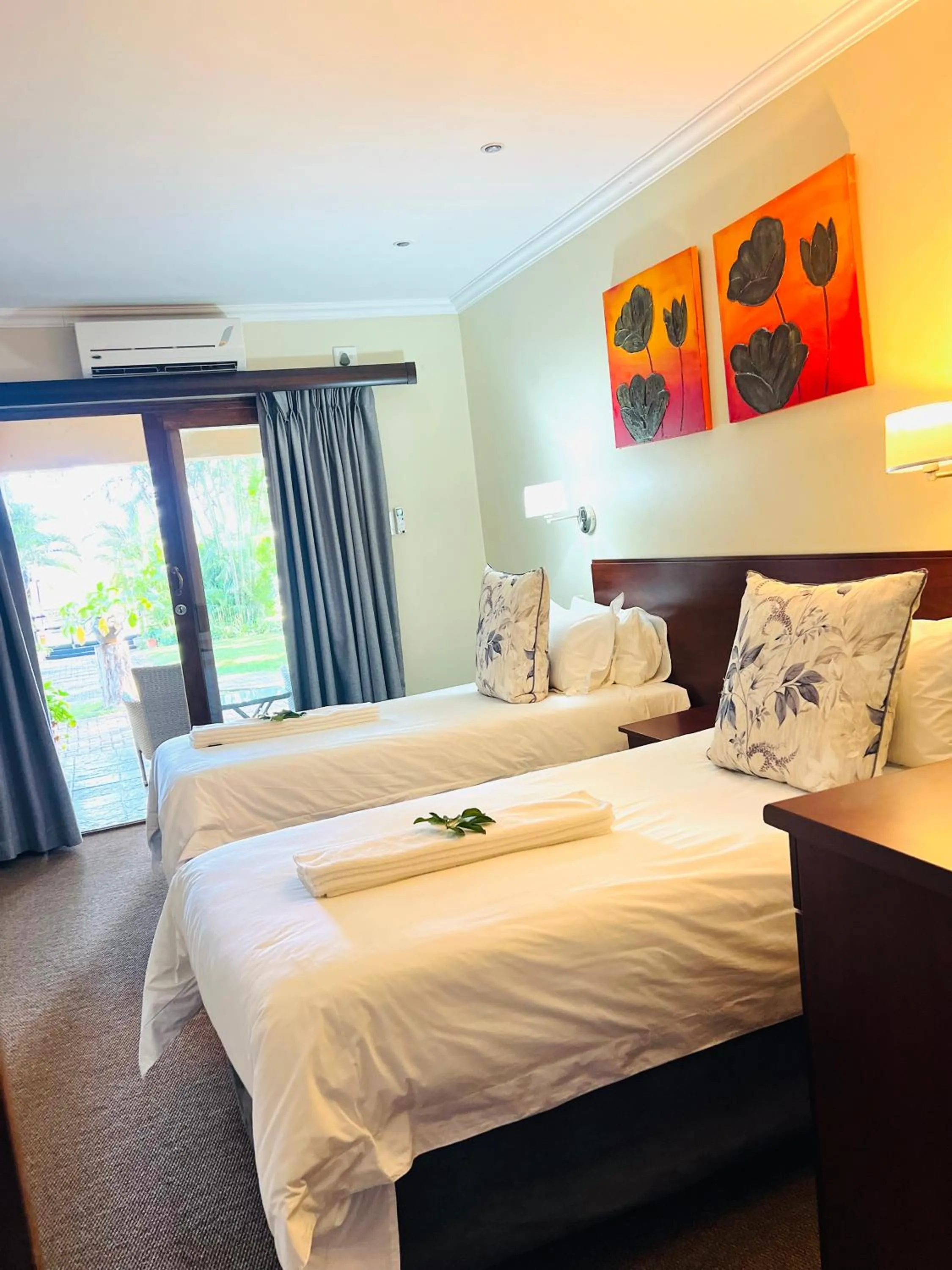 Bed in Rio Vista Lodge