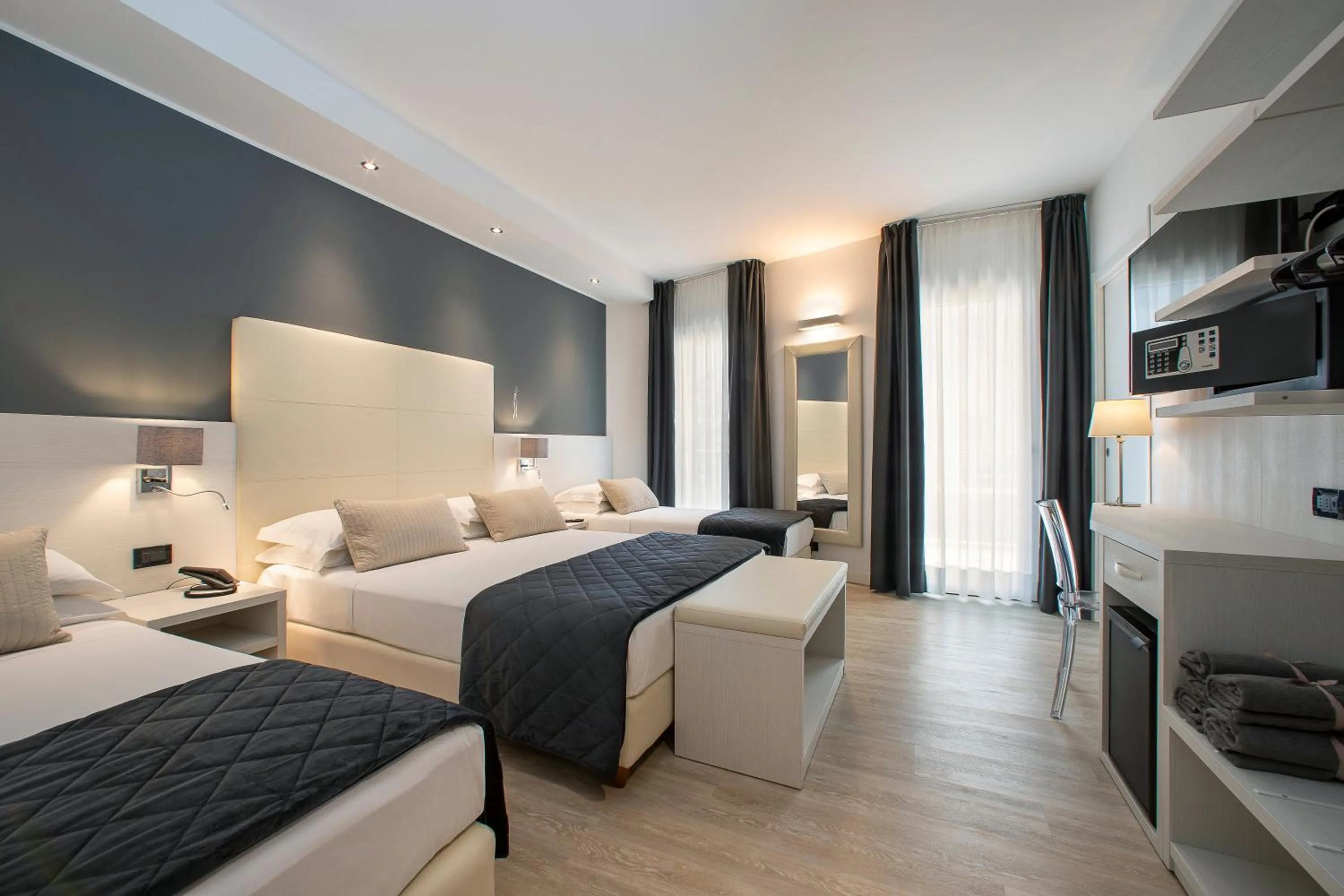 Bedroom, Bed in Hotel Sayonara