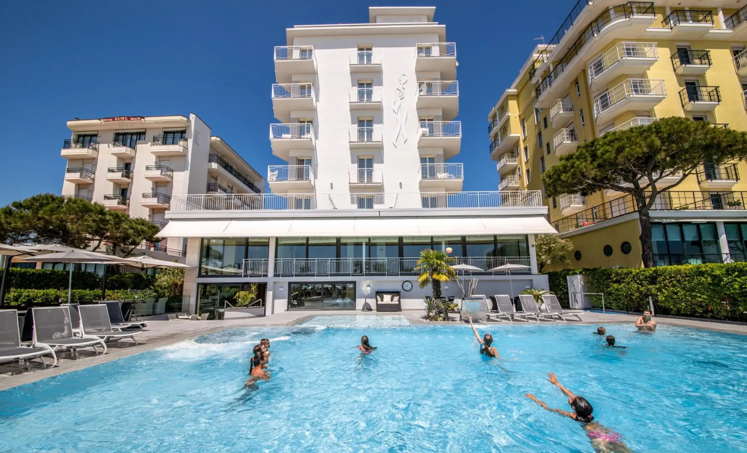 Facade/entrance, Swimming Pool in Hotel Sayonara