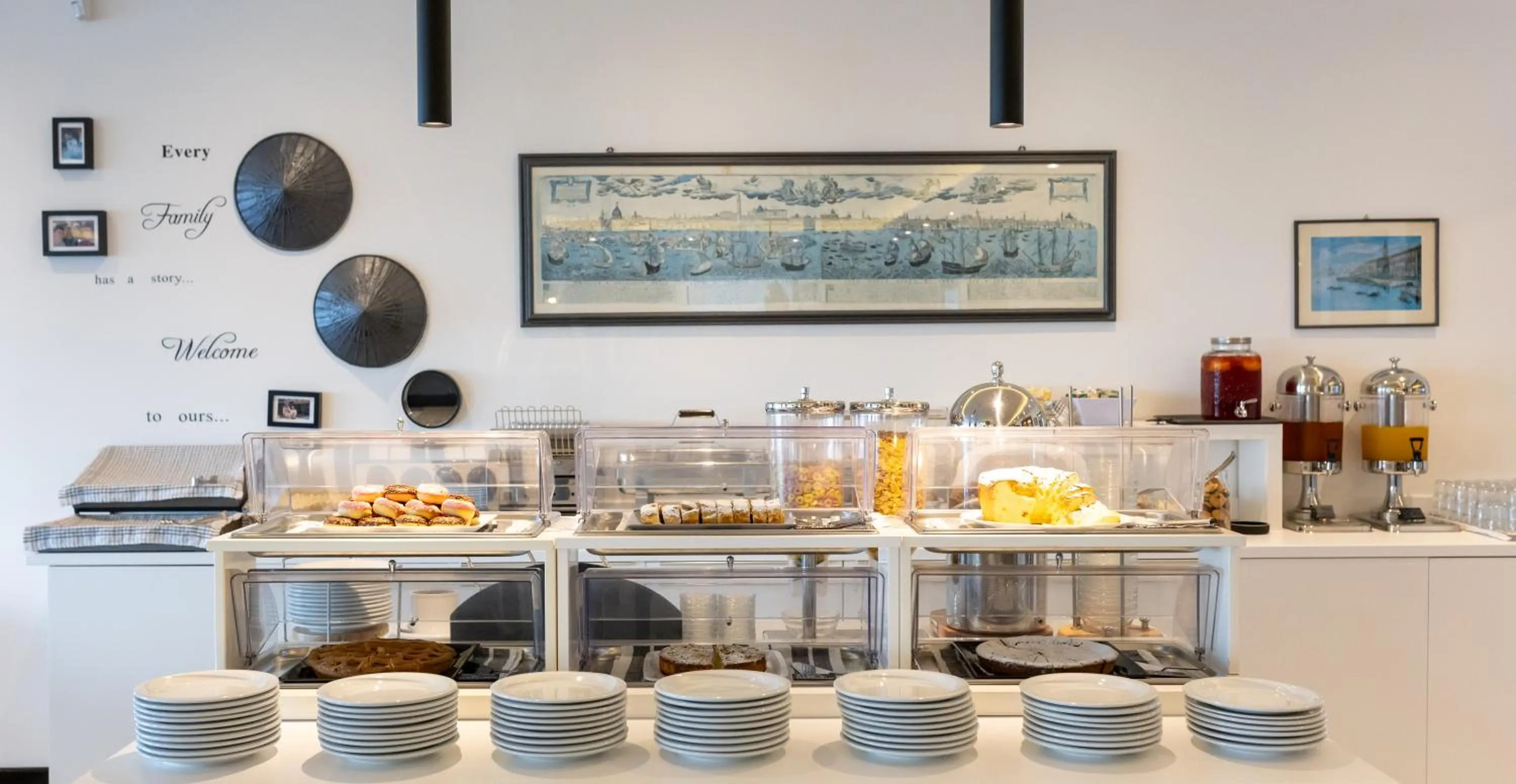 Restaurant/places to eat in Hotel Sayonara