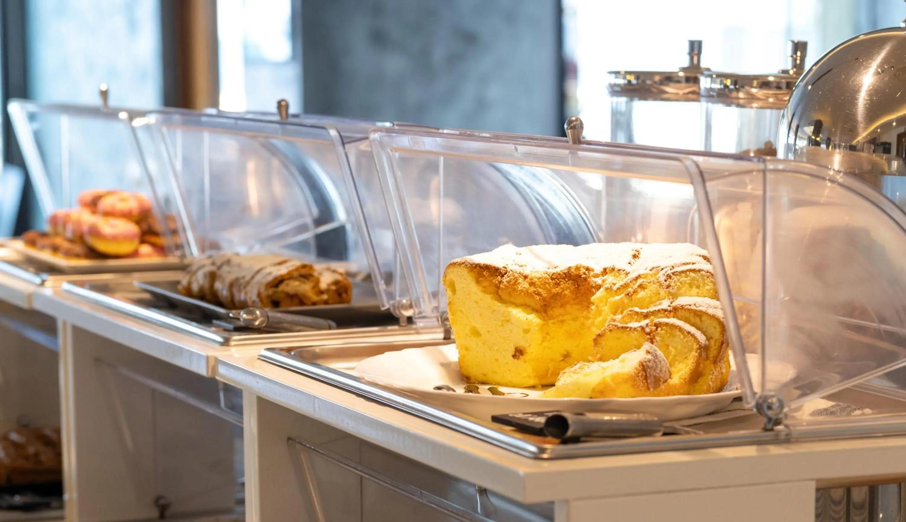 Restaurant/places to eat in Hotel Sayonara