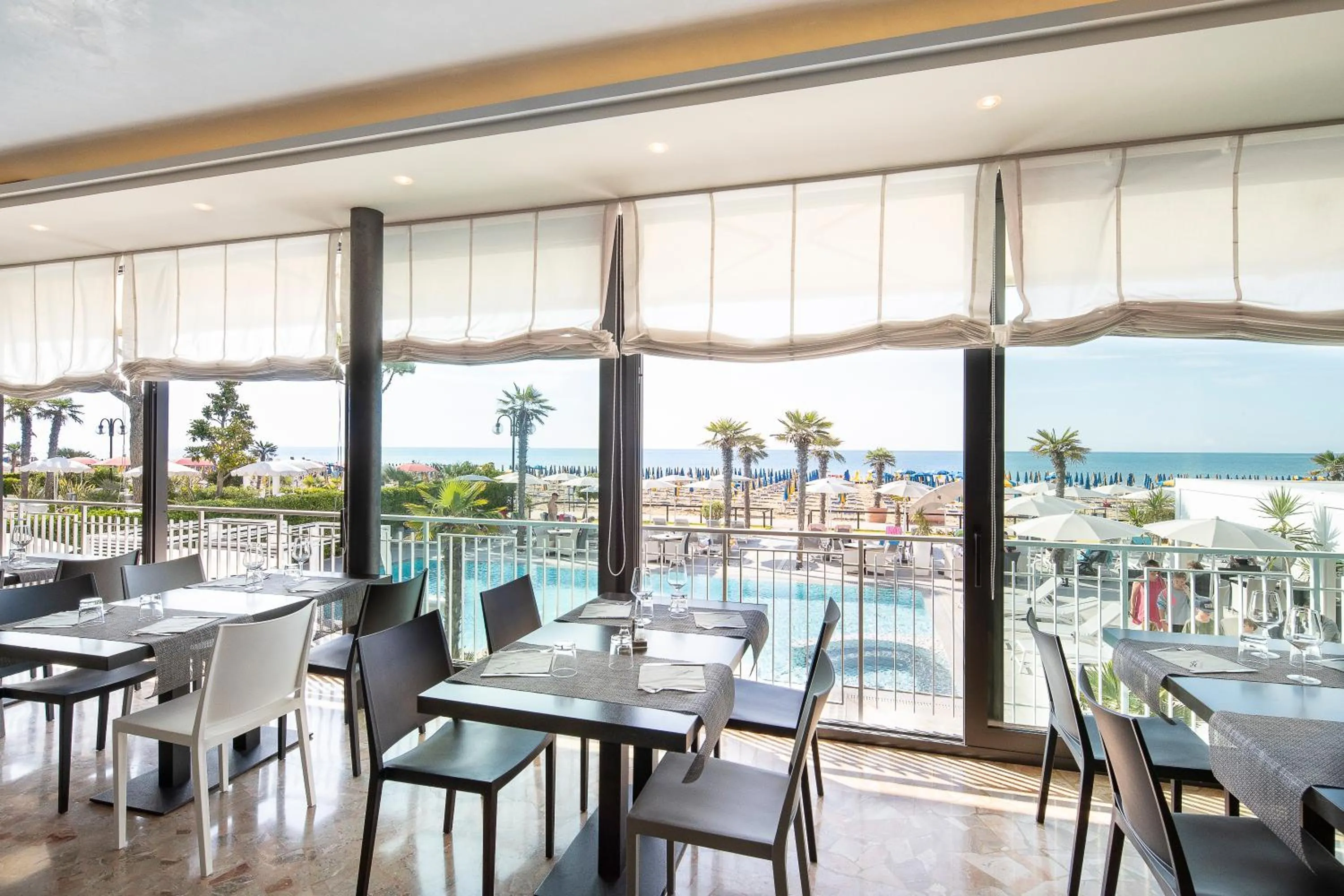 Restaurant/places to eat in Hotel Sayonara