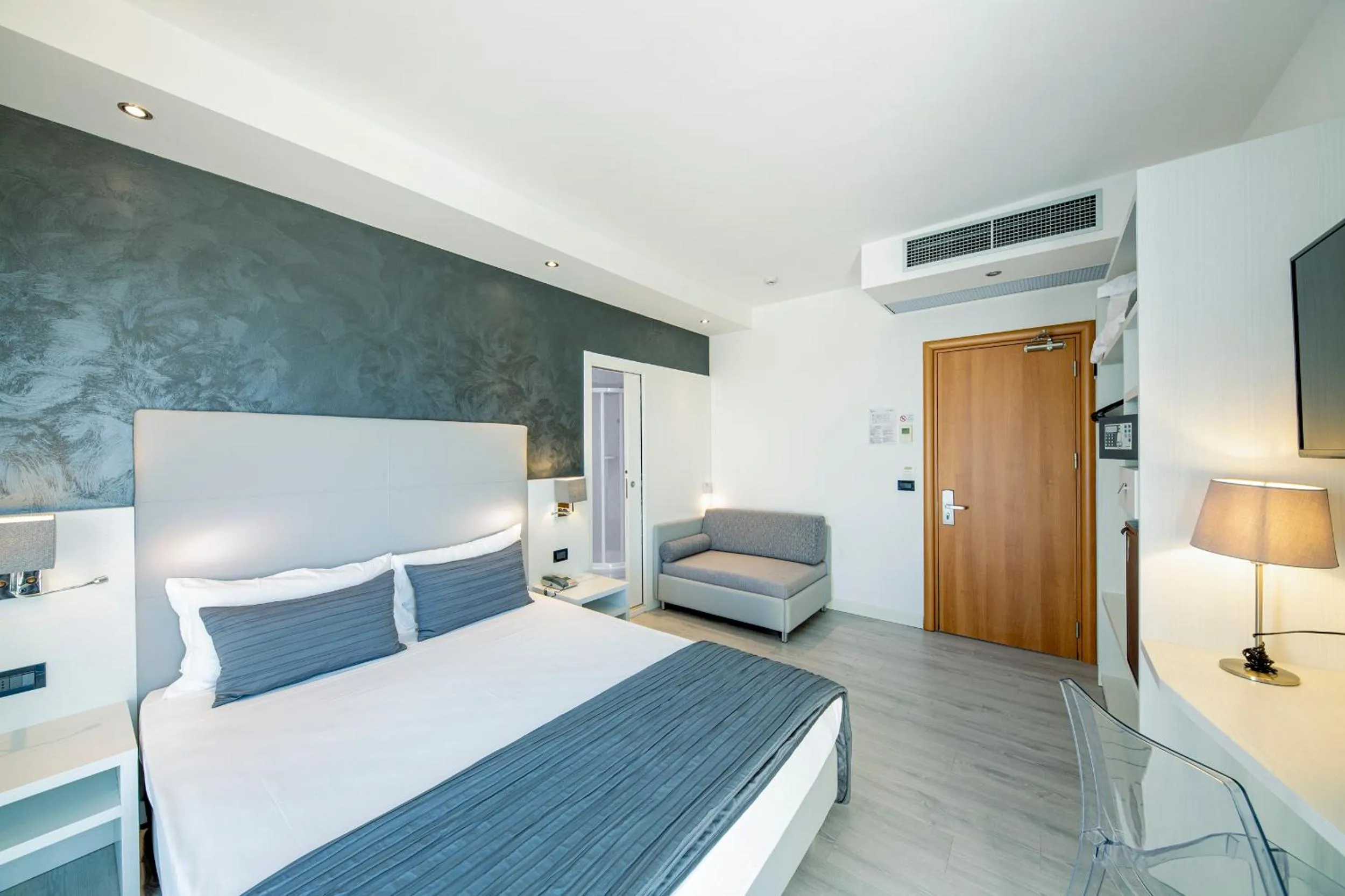 Photo of the whole room, Bed in Hotel Sayonara