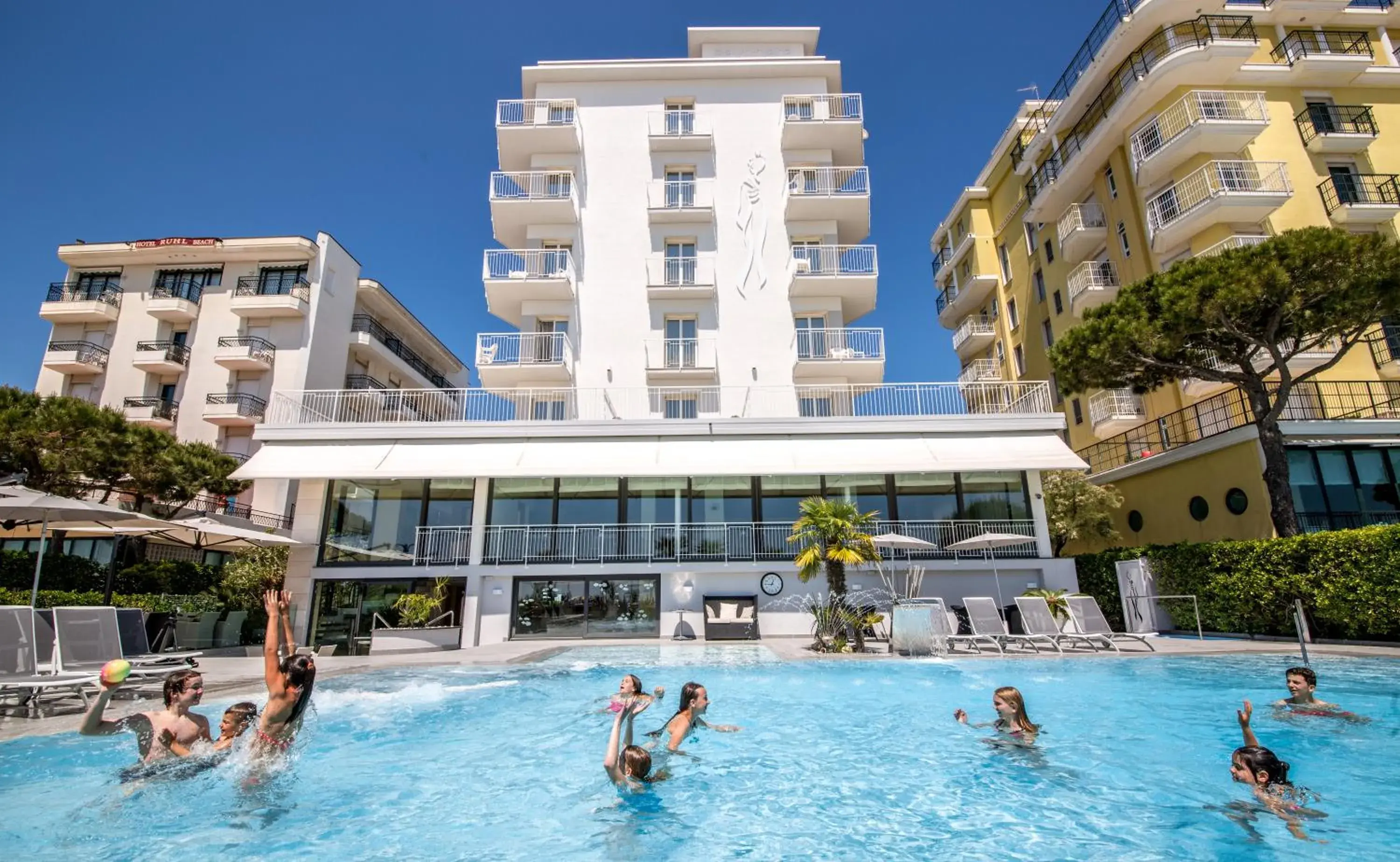 Facade/entrance, Swimming Pool in Hotel Sayonara