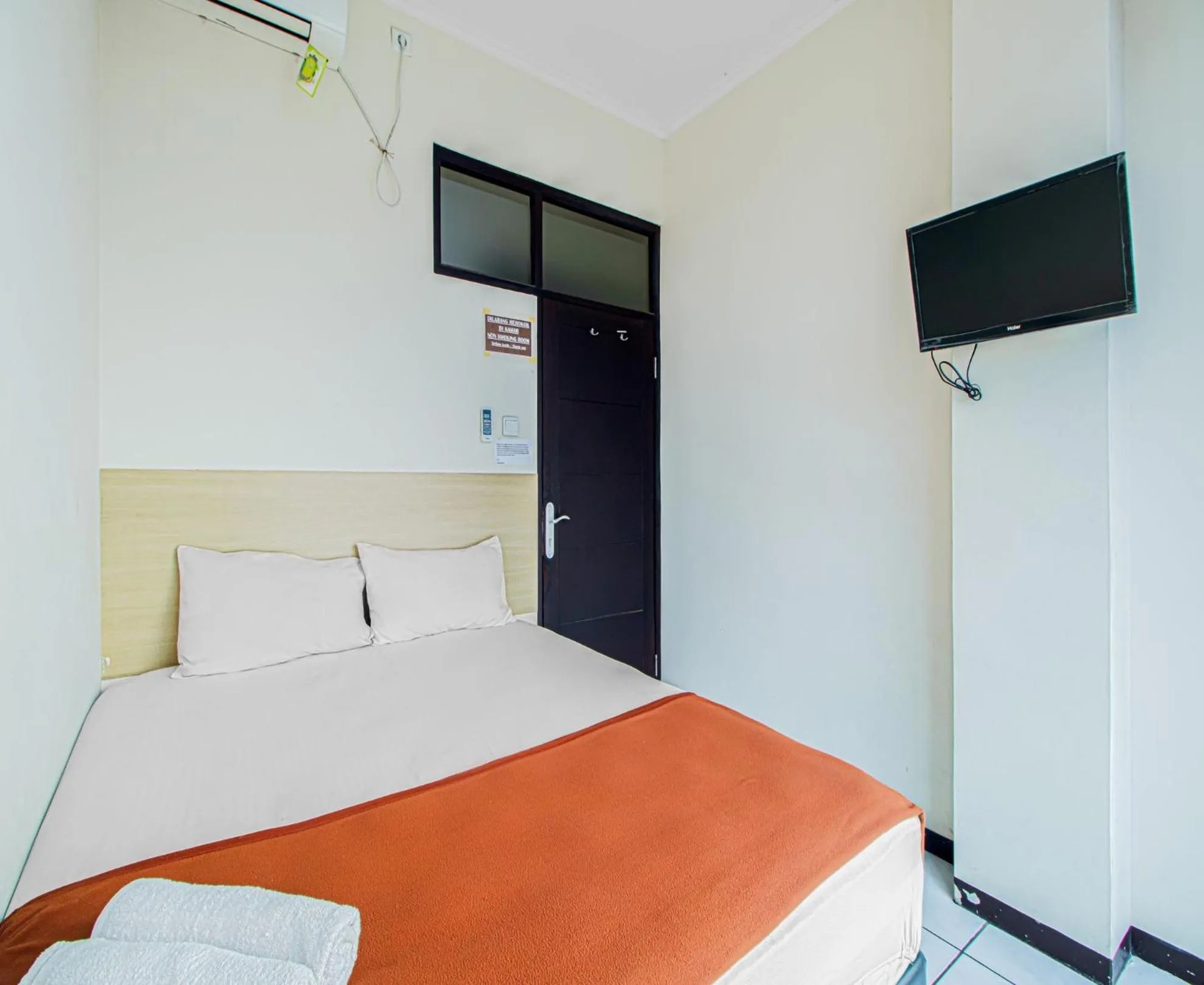 Bedroom, Bed in Bantal Guling Alun Alun Bandung