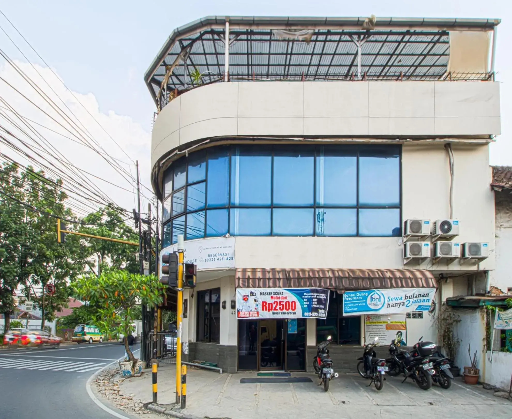 Property building in Bantal Guling Alun Alun Bandung Property building in Bantal Guling Alun Alun Bandung