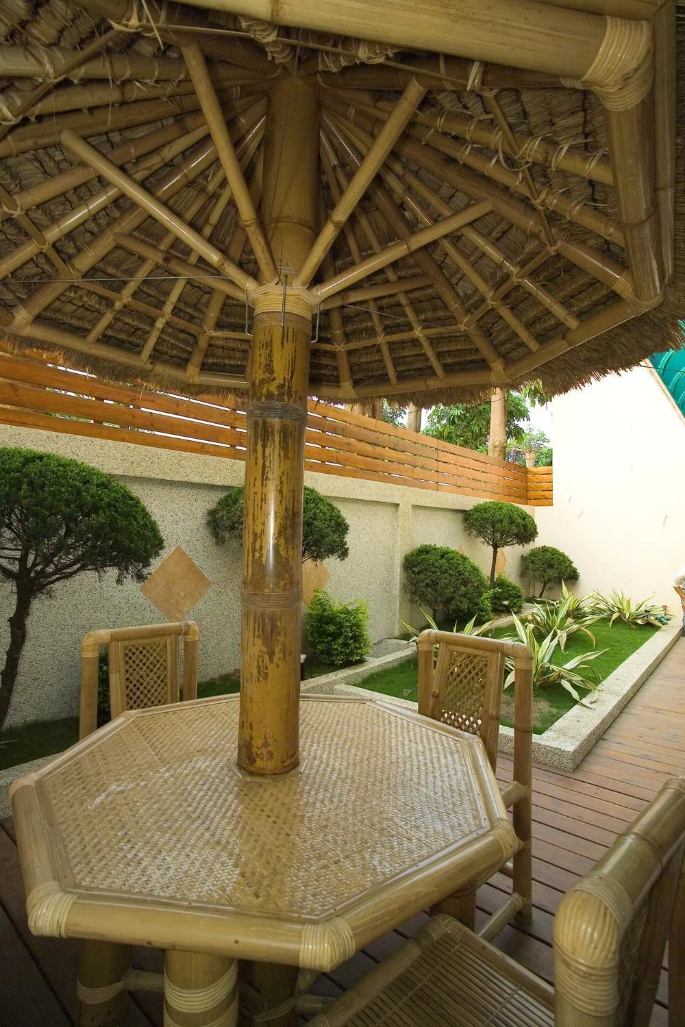 Patio in Chateau Motel & Spa