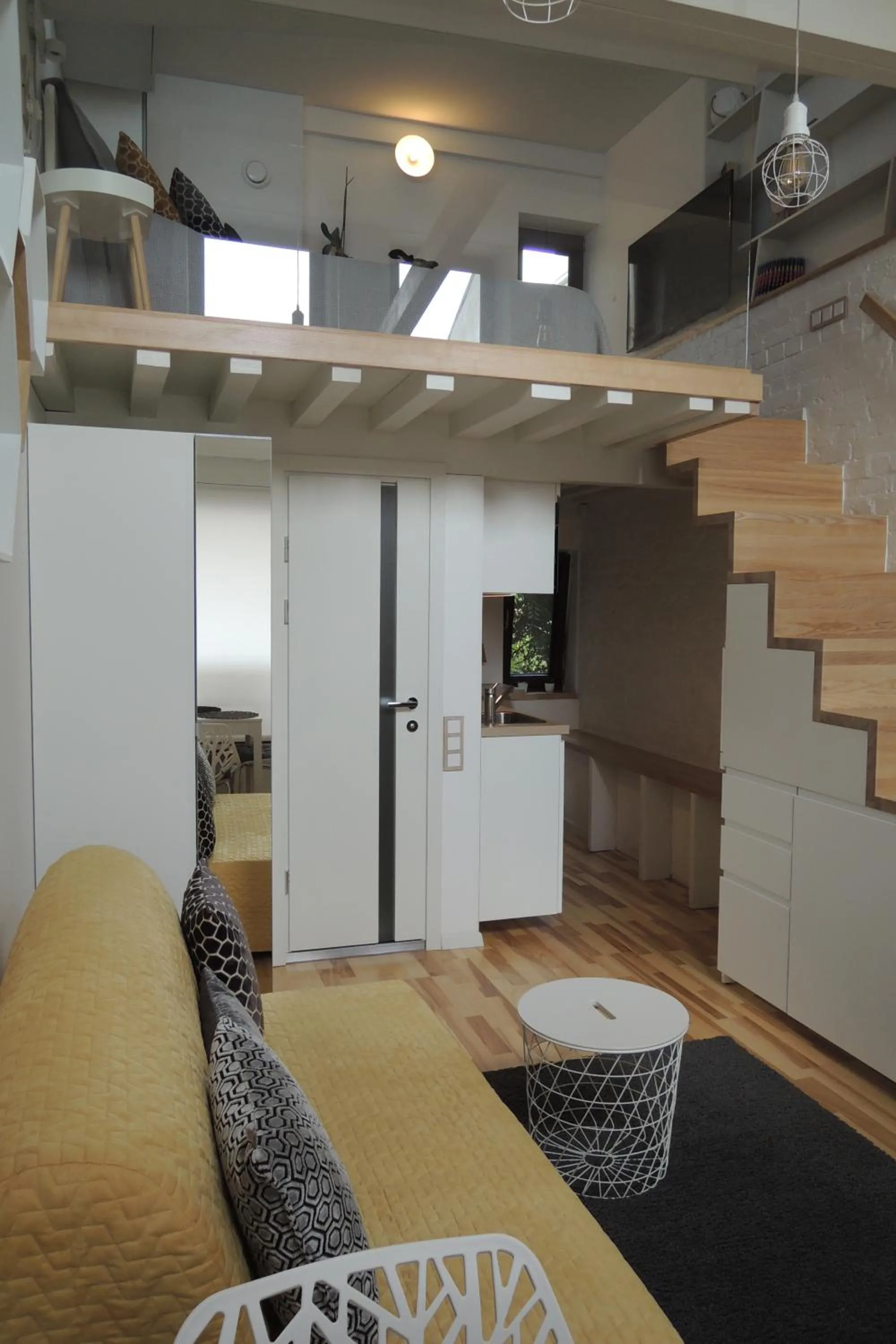 Jolie Apartments