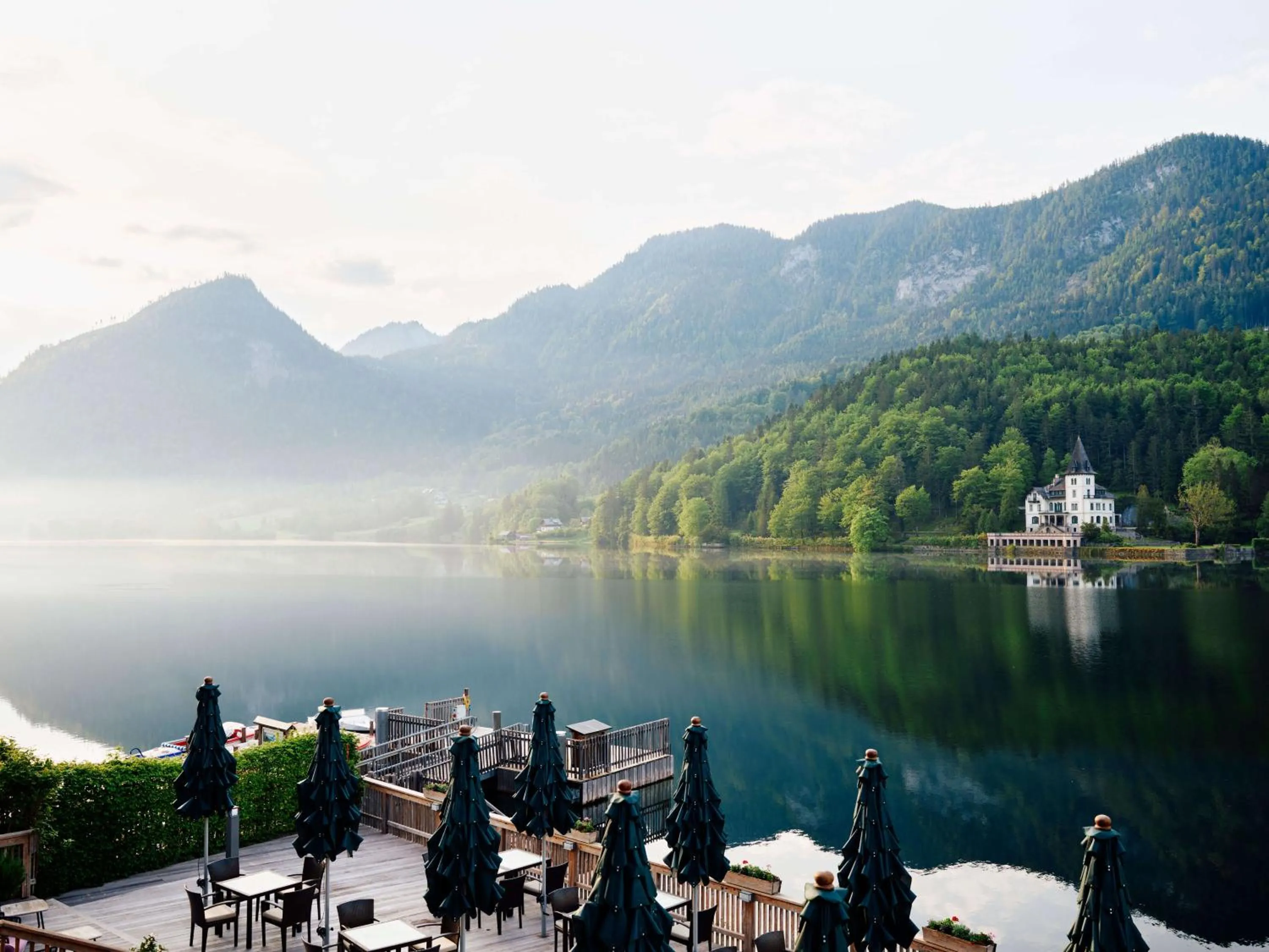 Balcony/Terrace in TAUROA Seehotel Grundlsee